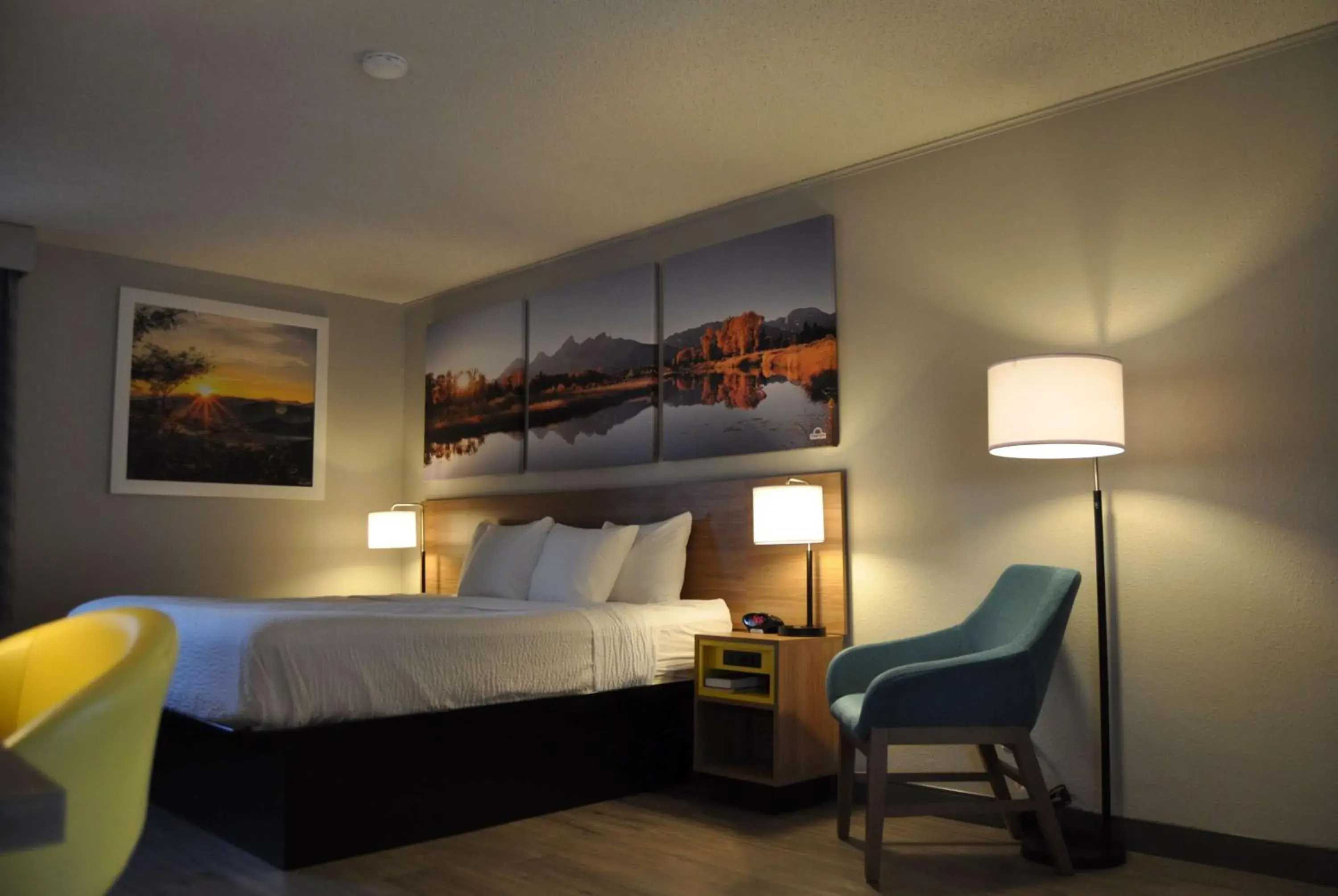 Deluxe King Room - Non-Smoking in Days Inn by Wyndham Worland Deluxe King Room - Non-Smoking in Days Inn by Wyndham Worland