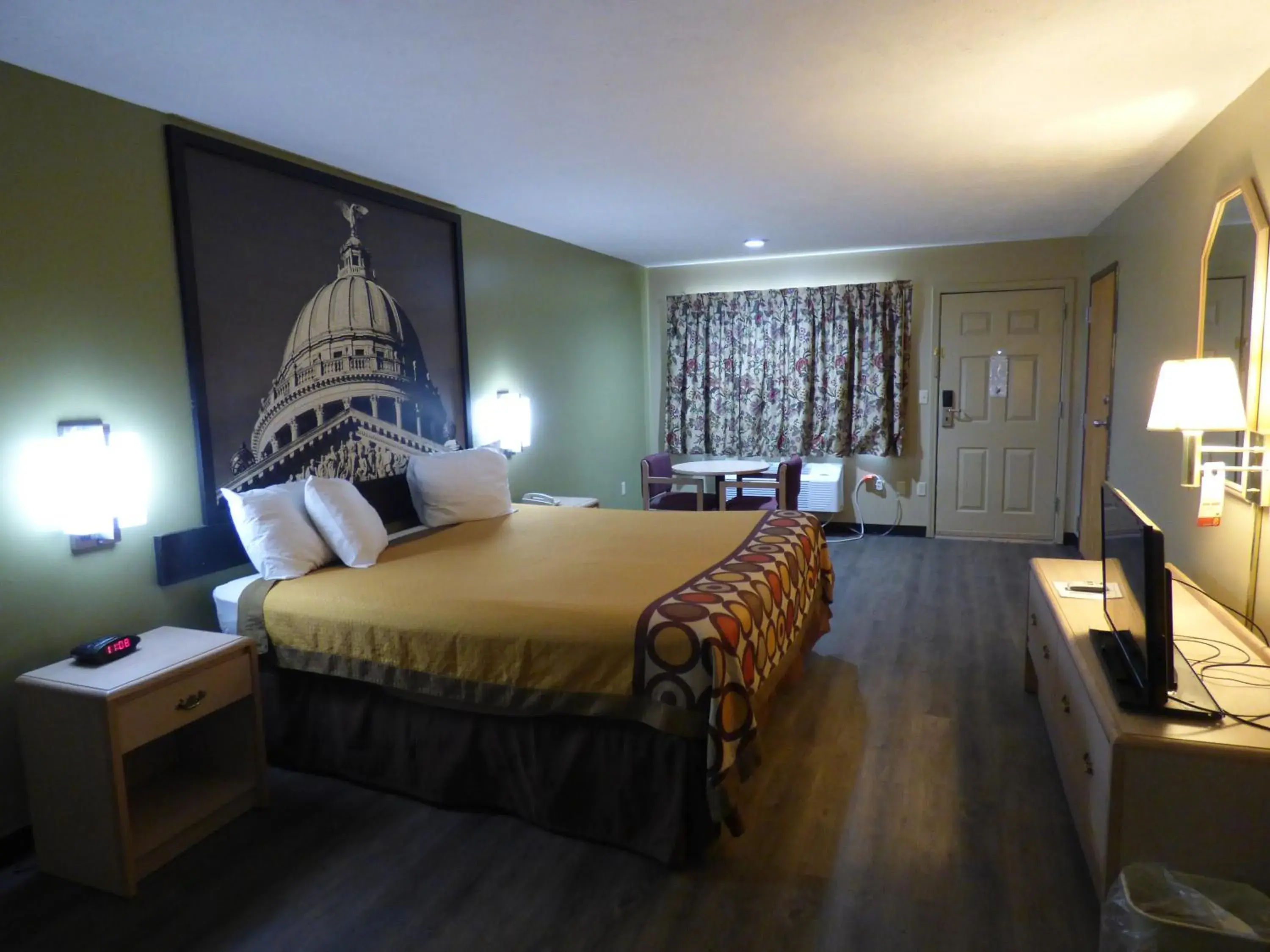 King Room - Smoking in Super 8 by Wyndham Kosciusko King Room - Smoking in Super 8 by Wyndham Kosciusko