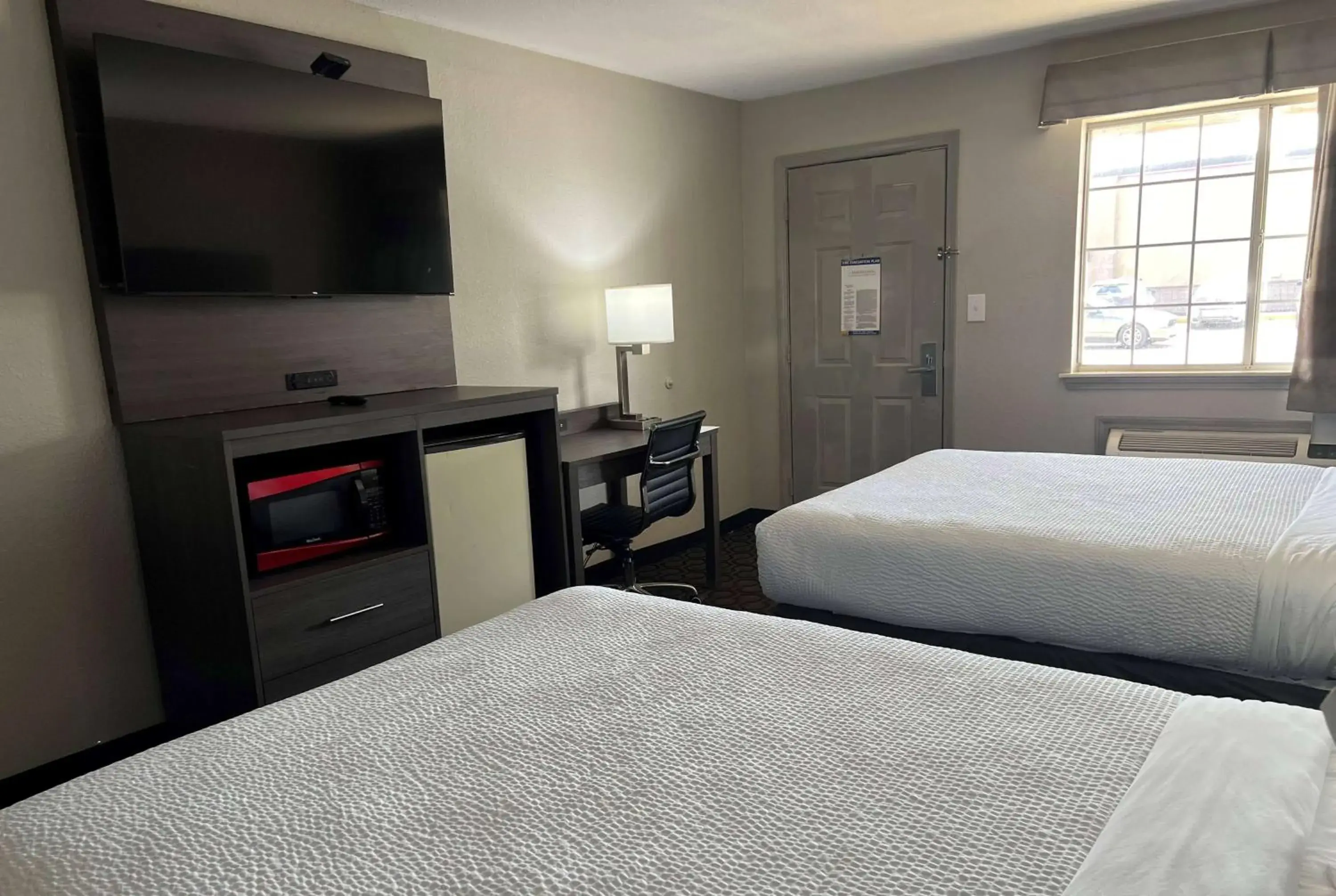 Queen Suite - Non-Smoking in Days Inn by Wyndham Wagoner Queen Suite - Non-Smoking in Days Inn by Wyndham Wagoner