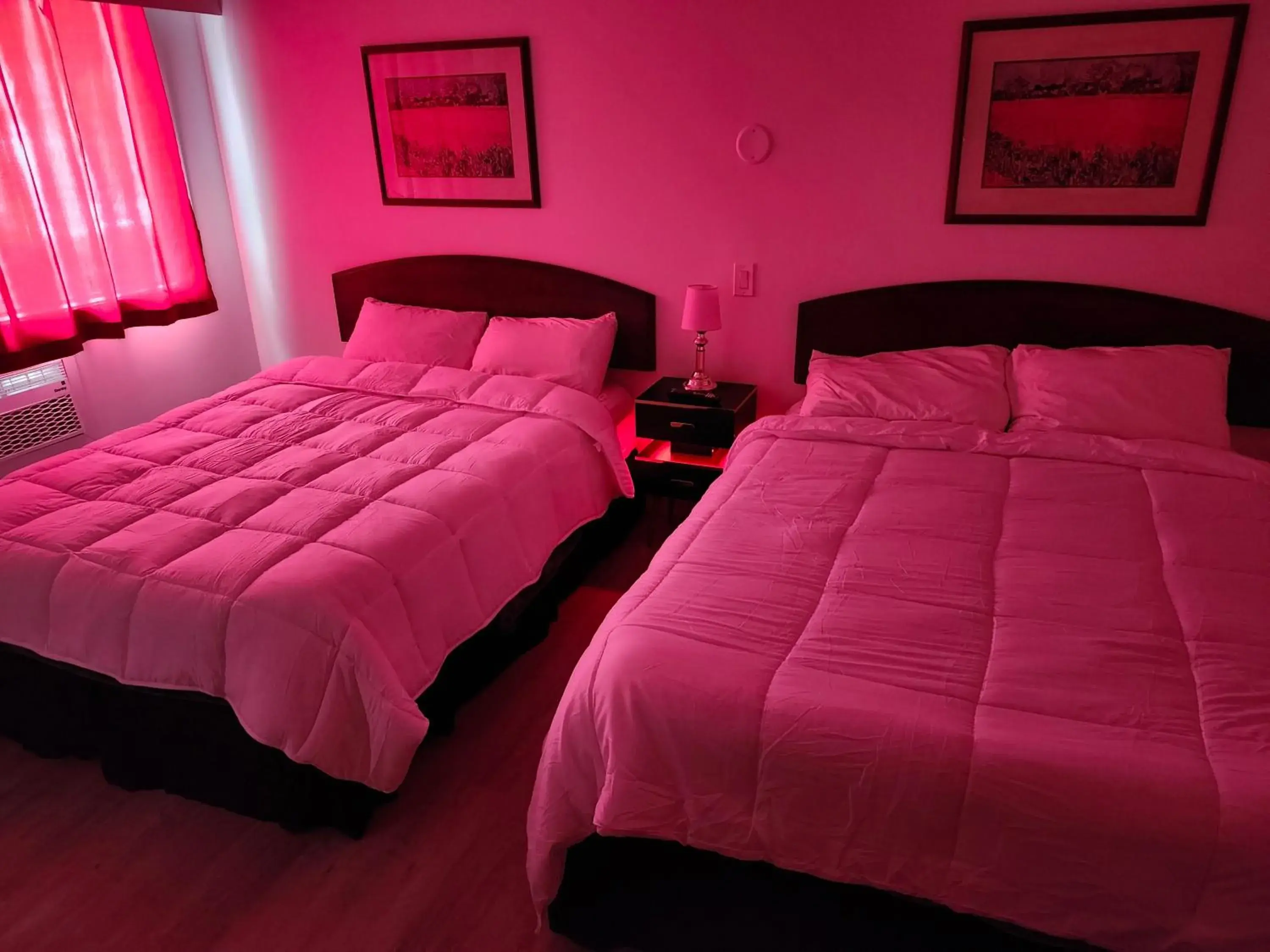 Queen Room with Two Queen Beds in Cache Creek Inn Queen Room with Two Queen Beds in Cache Creek Inn