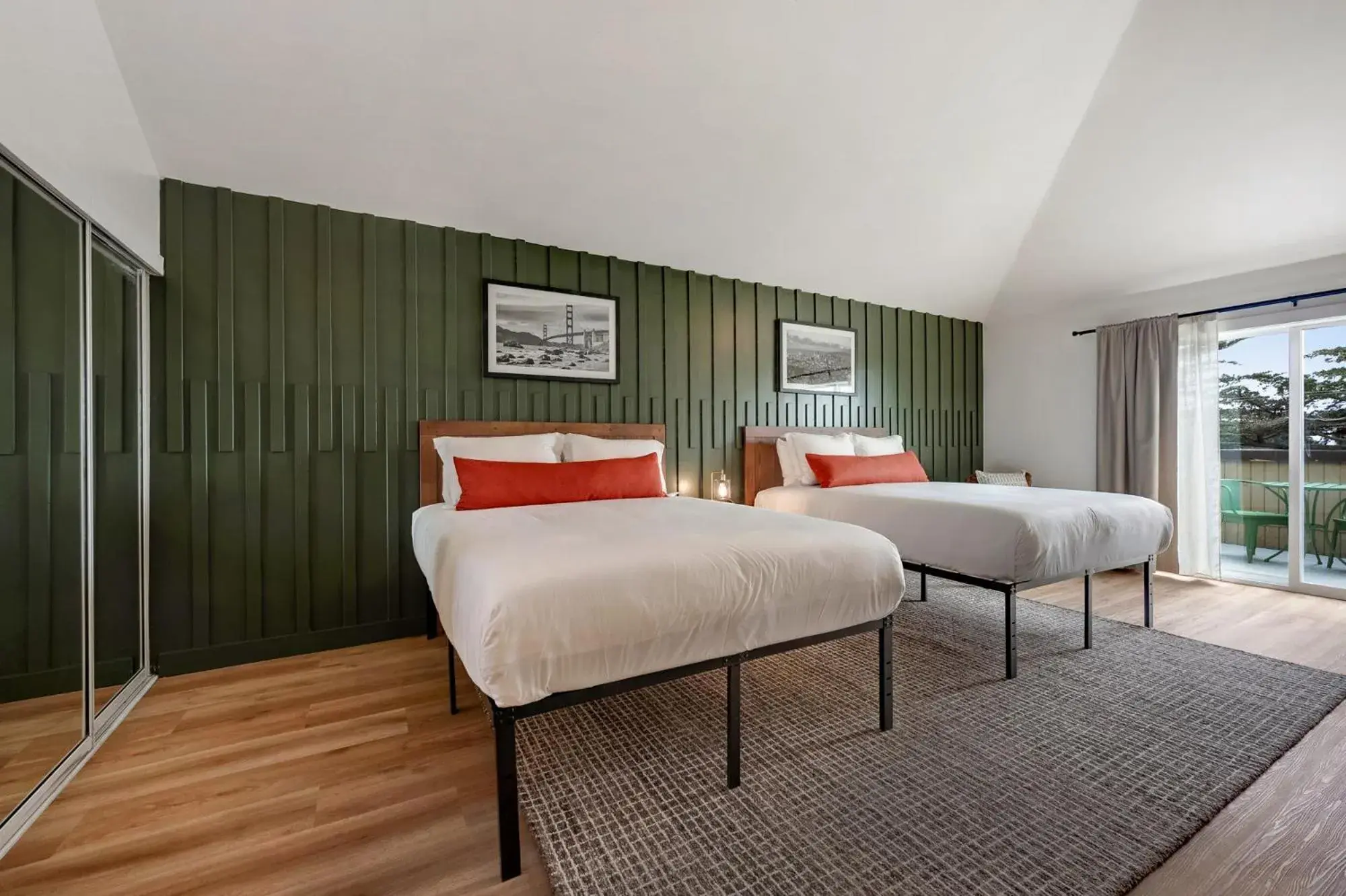 Deluxe Queen Room with Two Queen Beds in Bodega Coast Inn and Suites Deluxe Queen Room with Two Queen Beds in Bodega Coast Inn and Suites