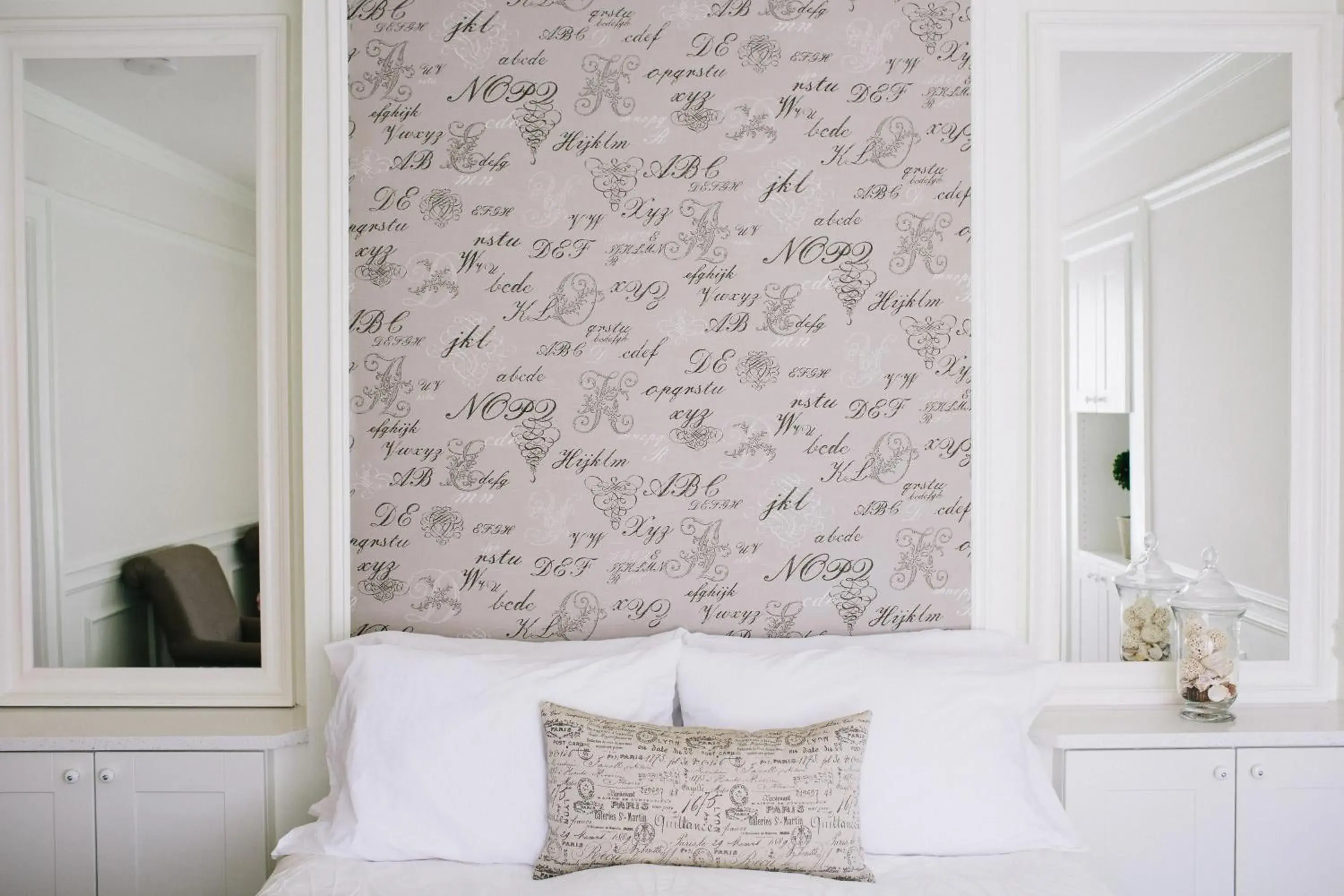 Superior Queen Room in The Craigmyle Inn Superior Queen Room in The Craigmyle Inn