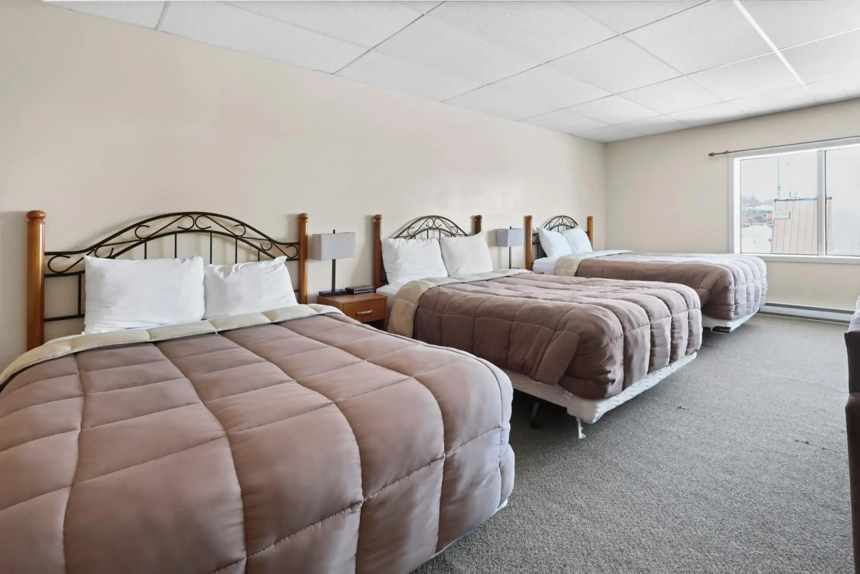 Suite in Dauphin Inn Express Suite in Dauphin Inn Express