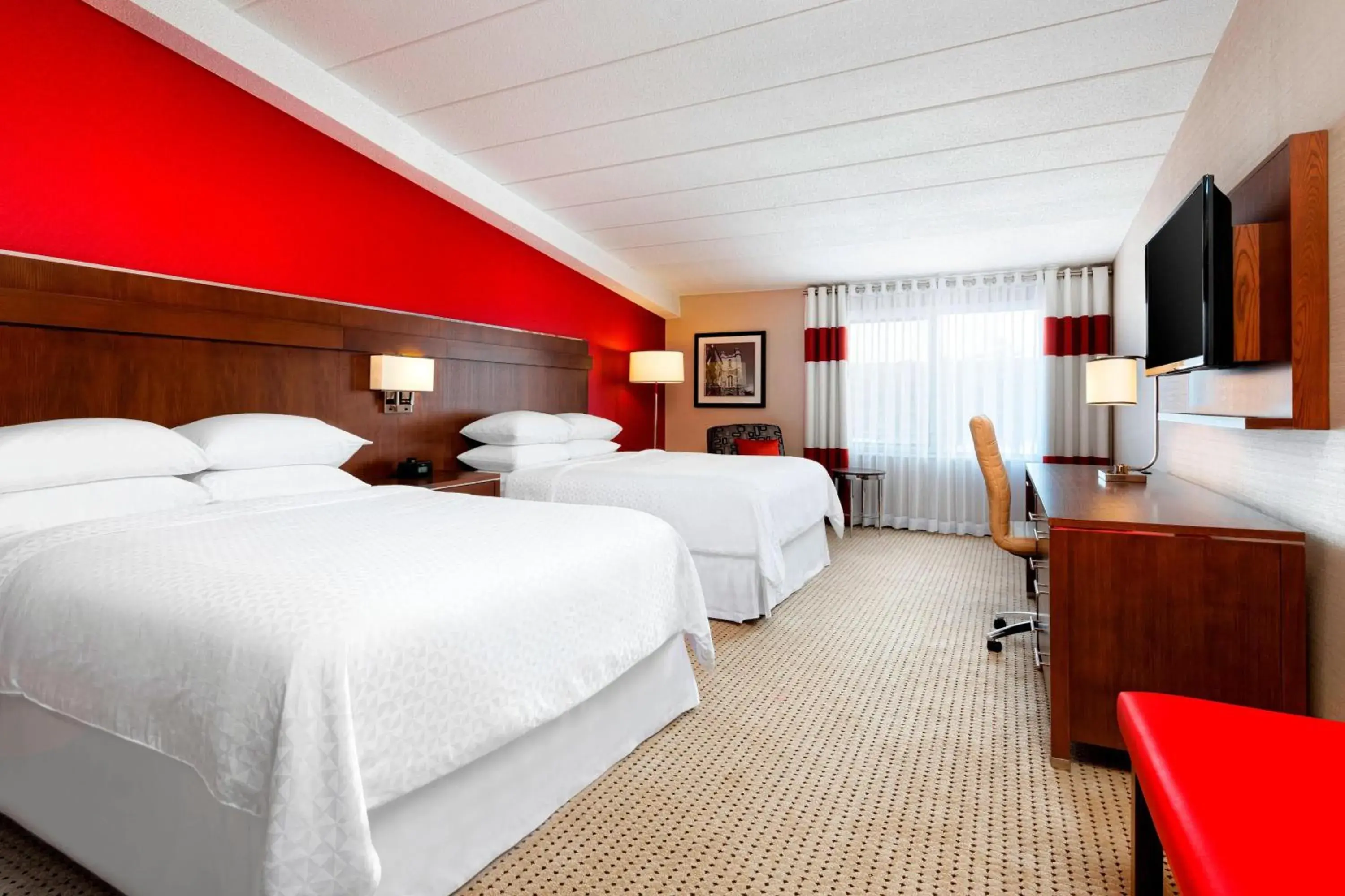 Superior Queen Room with Two Queen Beds in Four Points by Sheraton London Superior Queen Room with Two Queen Beds in Four Points by Sheraton London