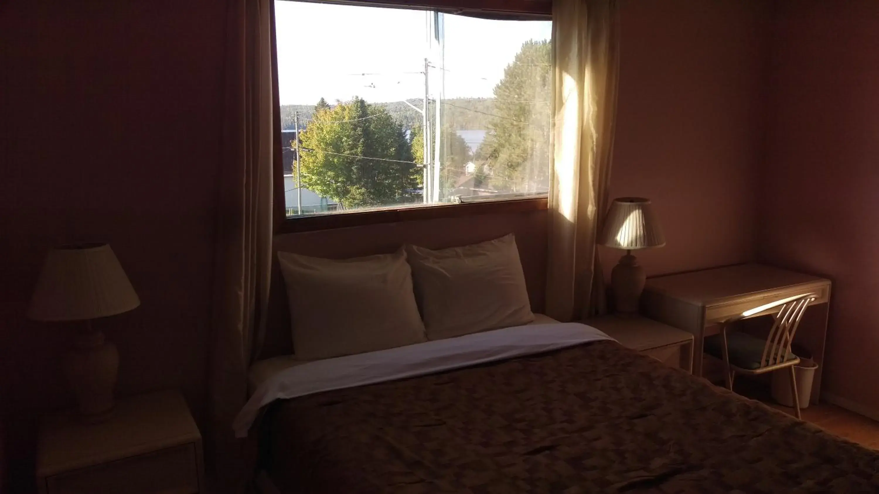 Family Two-Bedroom Suite in Bay Lake Inn - Frontiersman Motel Family Two-Bedroom Suite in Bay Lake Inn - Frontiersman Motel