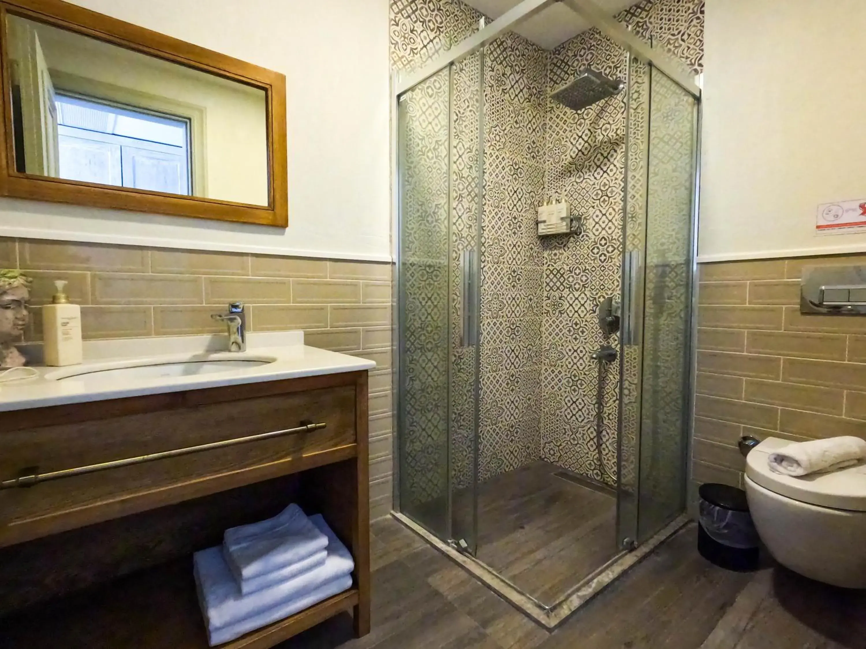 Deluxe Double Room in AlaBora Hotel Deluxe Double Room in AlaBora Hotel