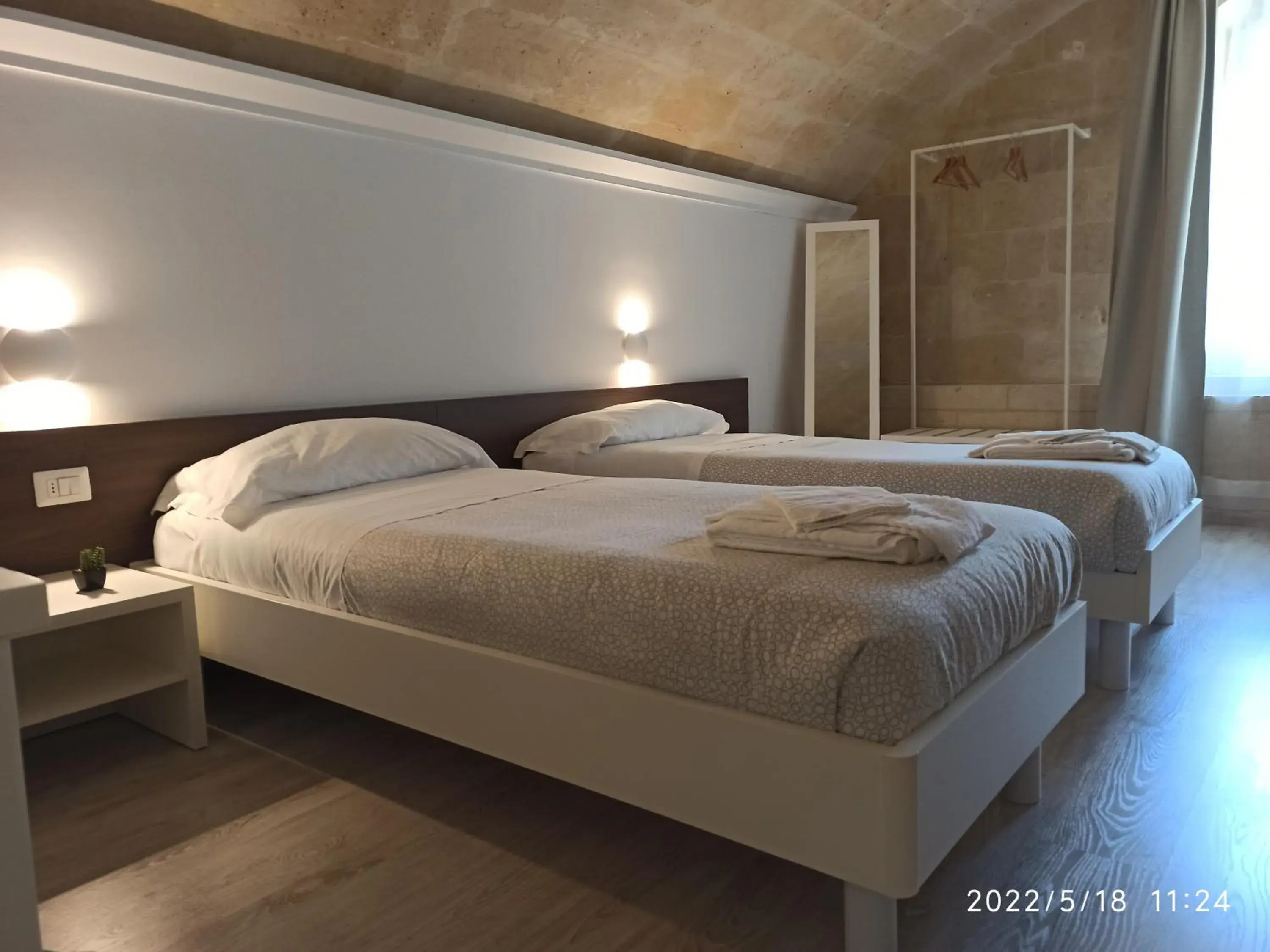 Large Double or Twin Room in In & Out Matera Large Double or Twin Room in In & Out Matera