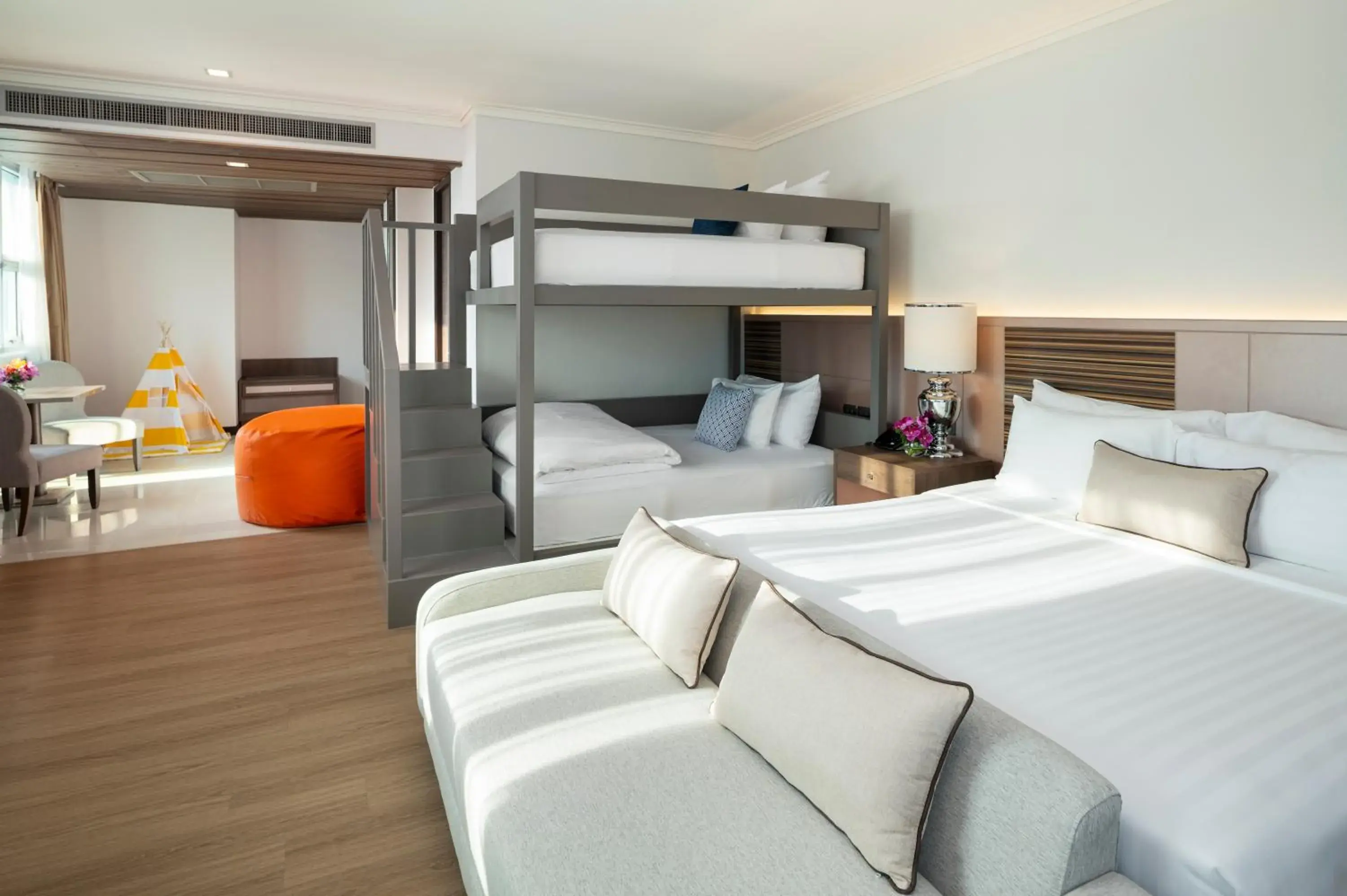 Premier Family Bunk Bed (North Tower) in The Berkeley Hotel Pratunam Premier Family Bunk Bed (North Tower) in The Berkeley Hotel Pratunam