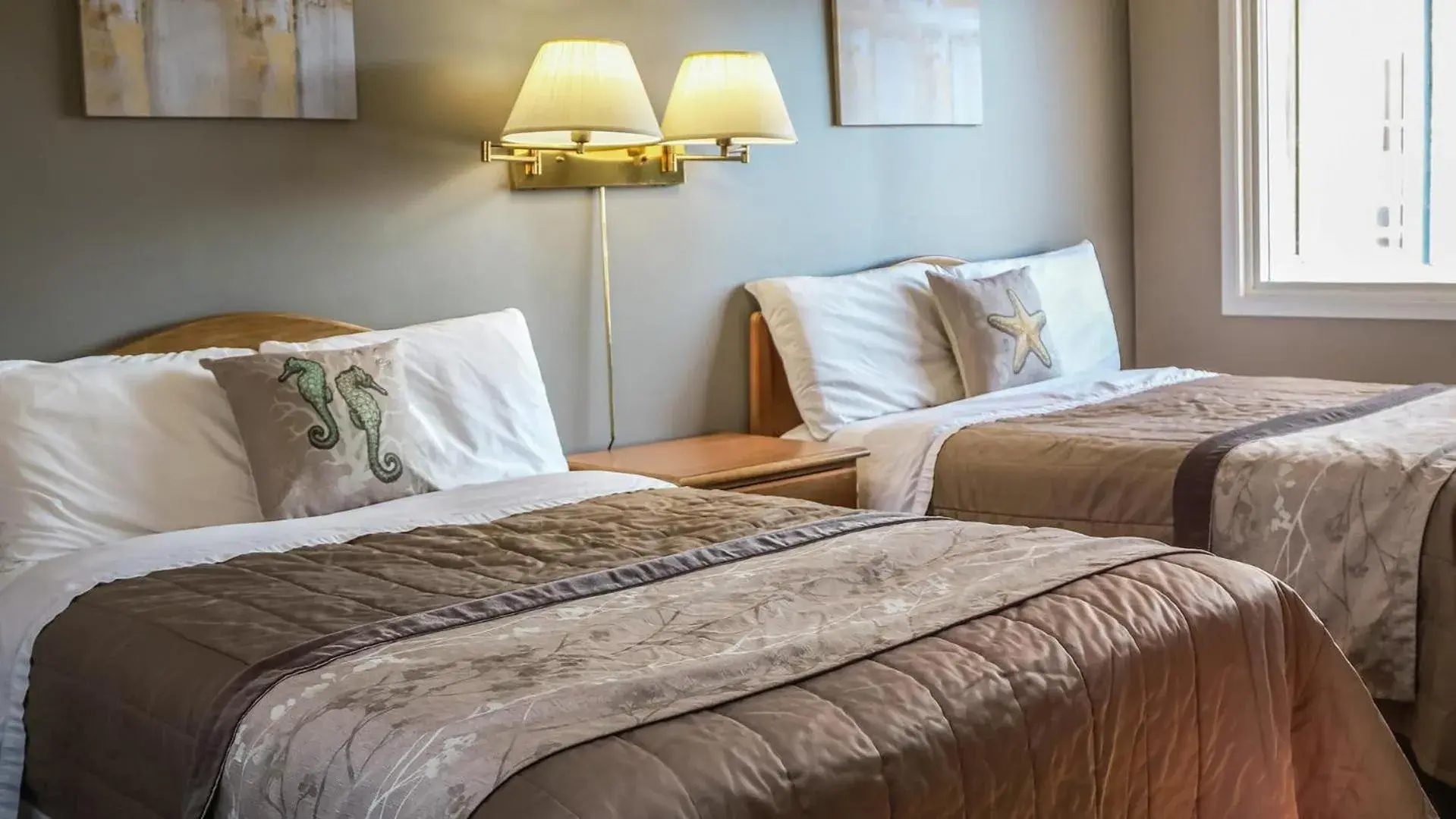 Double Room with Two Double Beds in Coastal Inn - Kingfisher Double Room with Two Double Beds in Coastal Inn - Kingfisher