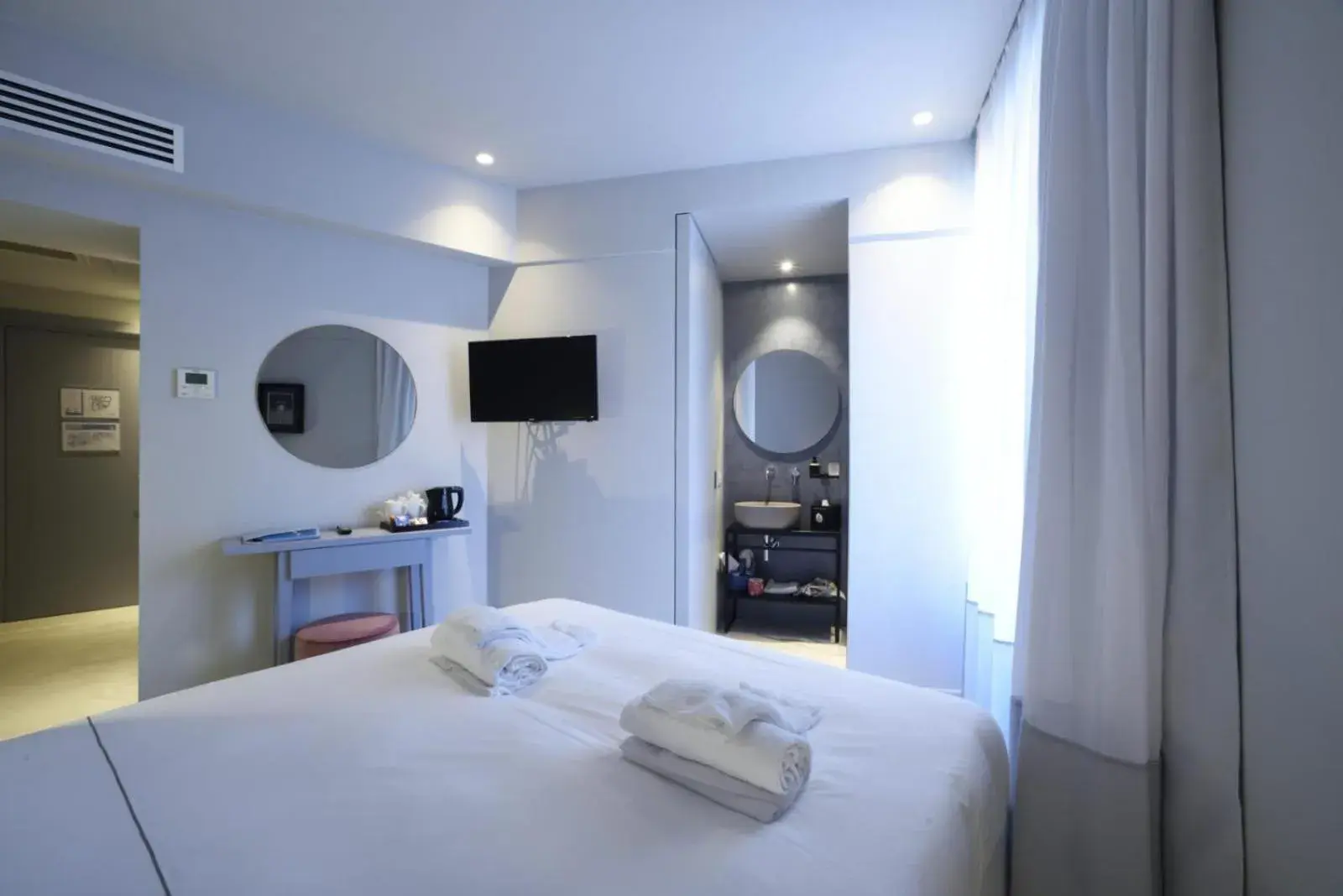 Small Double Room in Boutique Hotel de la Ville Small Double Room in Boutique Hotel de la Ville