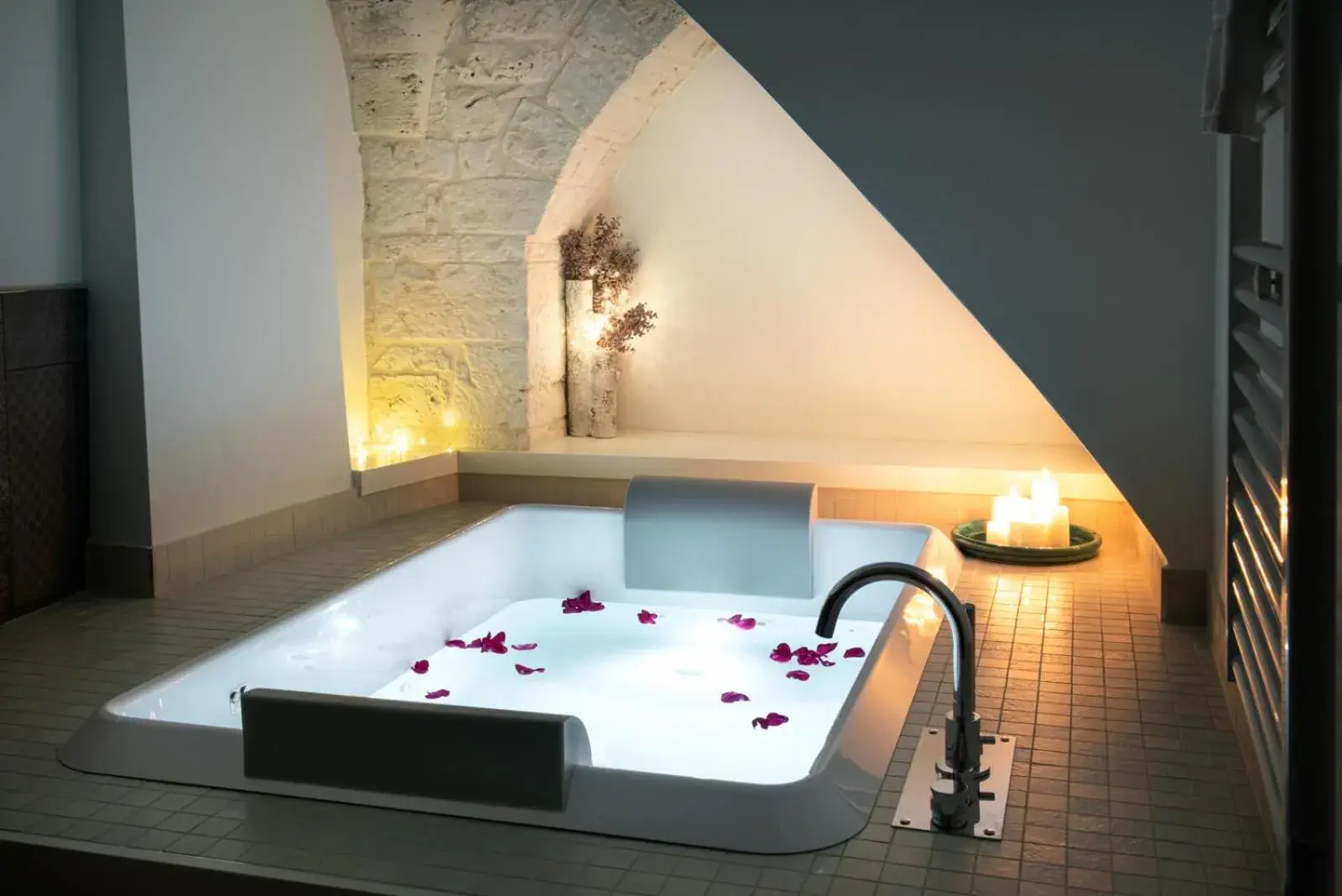 Suite with Sauna in Petrantiche - Albergo Diffuso Suite with Sauna in Petrantiche - Albergo Diffuso