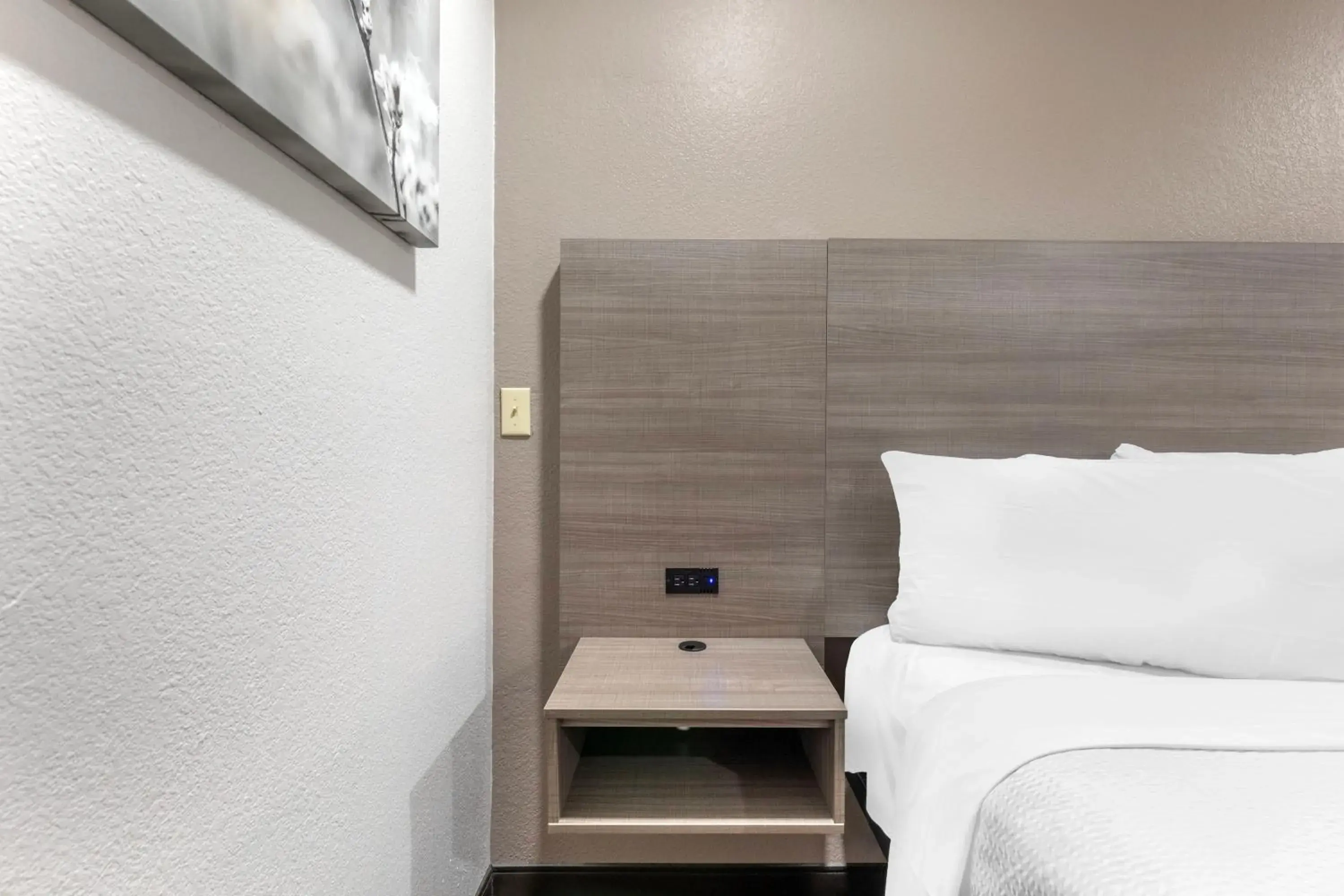 Suite King Room Non-Smoking in Red Roof Inn Suffolk Suite King Room Non-Smoking in Red Roof Inn Suffolk