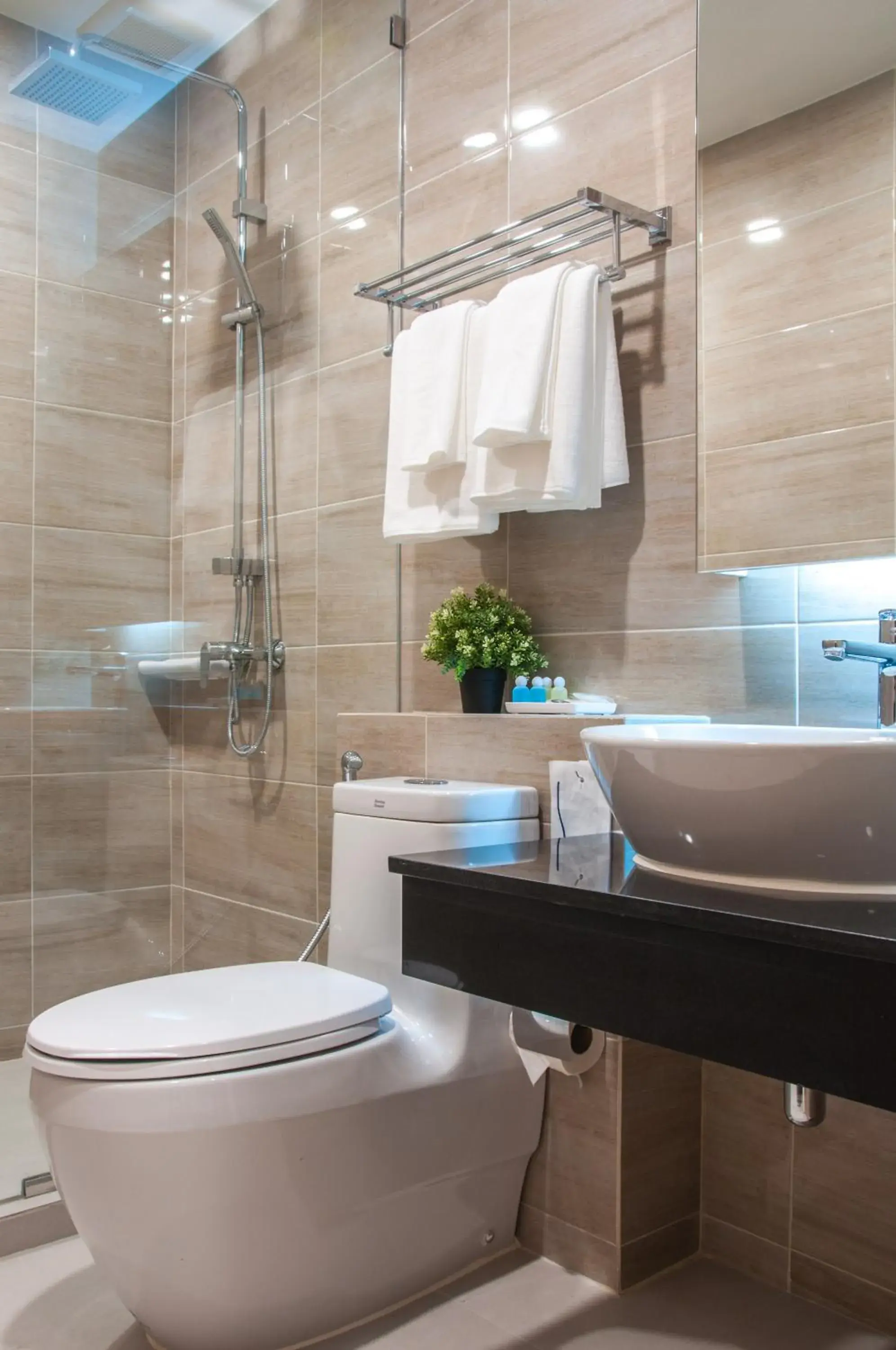 Deluxe Double Room in Leela Orchid Hotel Deluxe Double Room in Leela Orchid Hotel