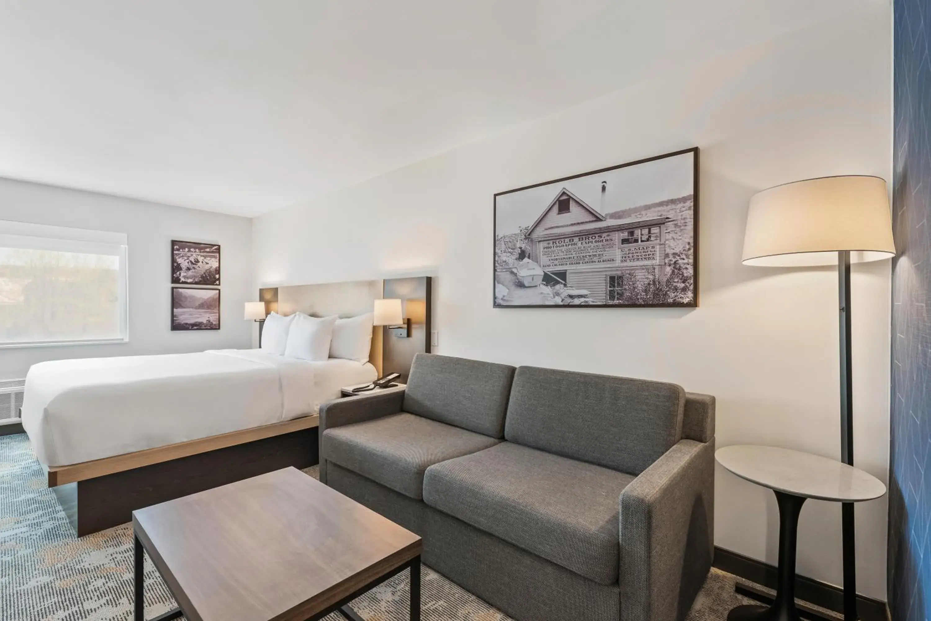 King Suite with Sofabed - Non Smoking in The Ellsworth Hotel, an Ascend Collection Hotel King Suite with Sofabed - Non Smoking in The Ellsworth Hotel, an Ascend Collection Hotel