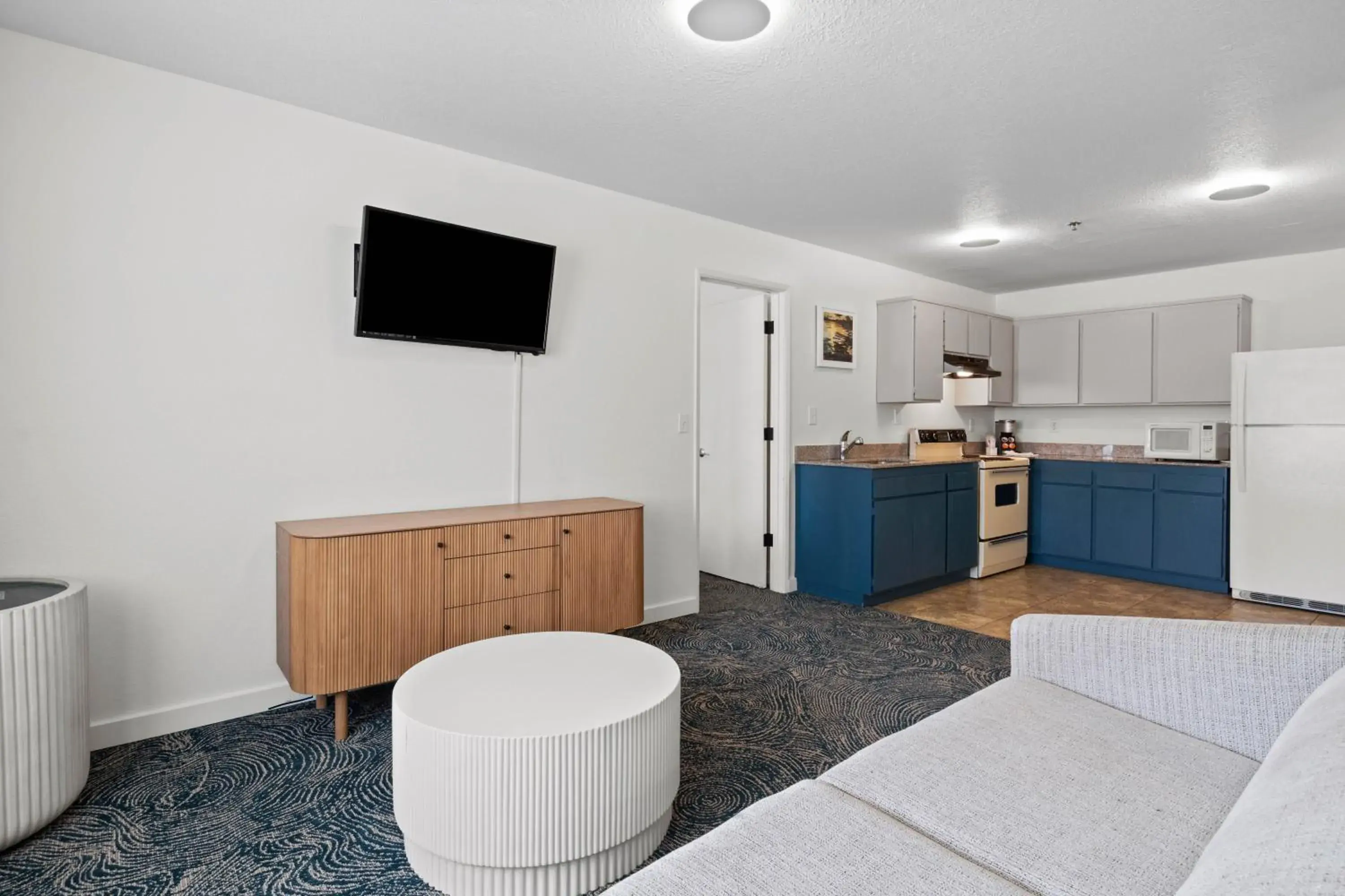 One-Bedroom Suite with Kitchen and Hillside View - Pet Friendly in Adobe Resort One-Bedroom Suite with Kitchen and Hillside View - Pet Friendly in Adobe Resort