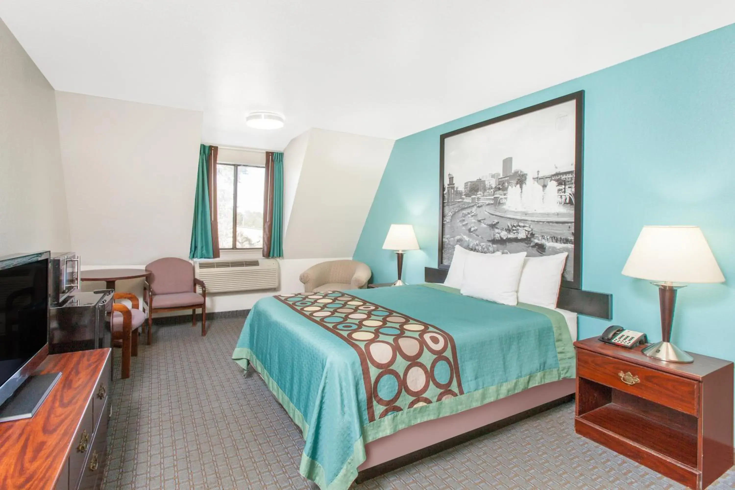 Queen Room - Smoking in Super 8 by Wyndham Sallisaw Queen Room - Smoking in Super 8 by Wyndham Sallisaw