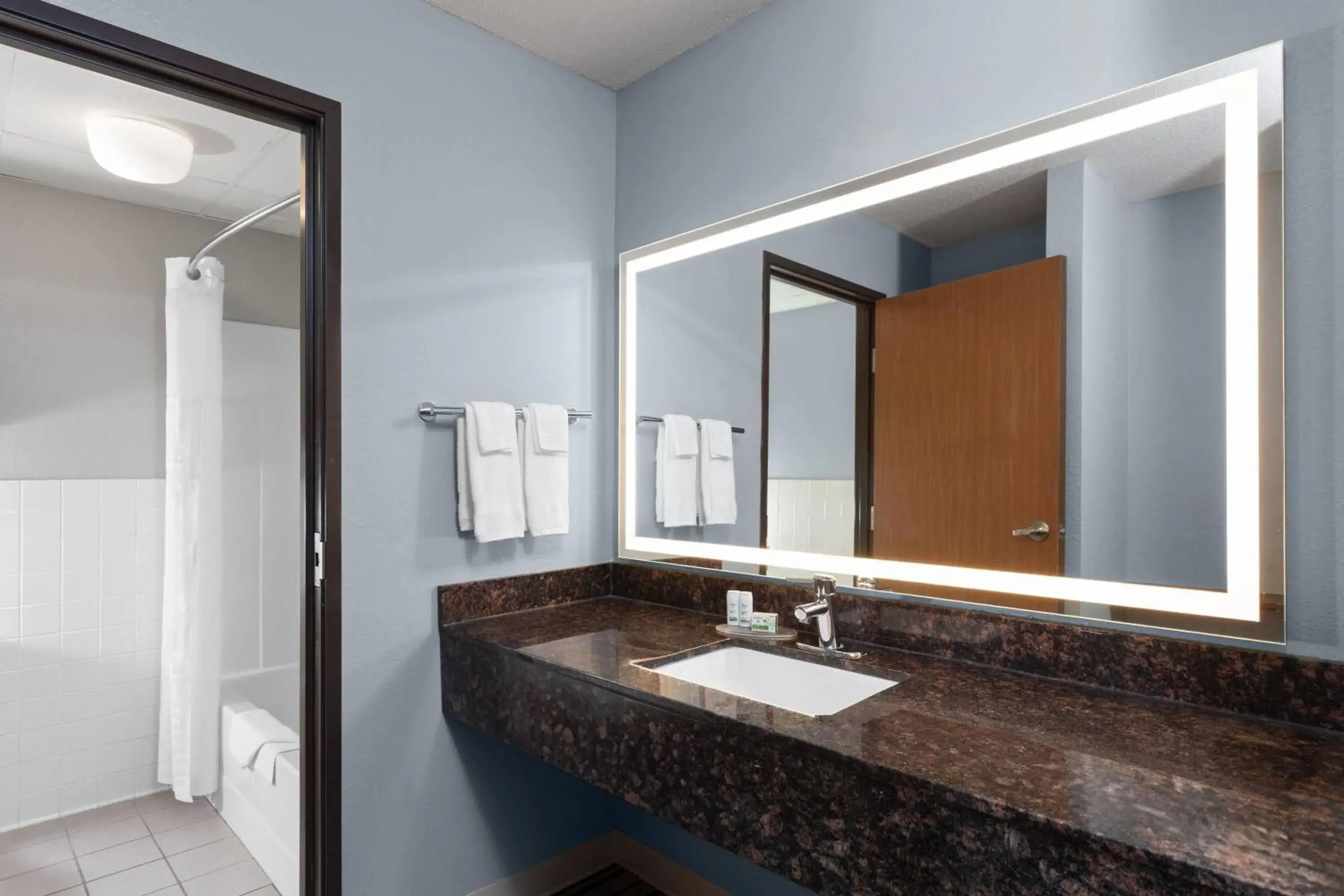 Deluxe King Suite - Non-Smoking in AmericInn by Wyndham West Salem Deluxe King Suite - Non-Smoking in AmericInn by Wyndham West Salem