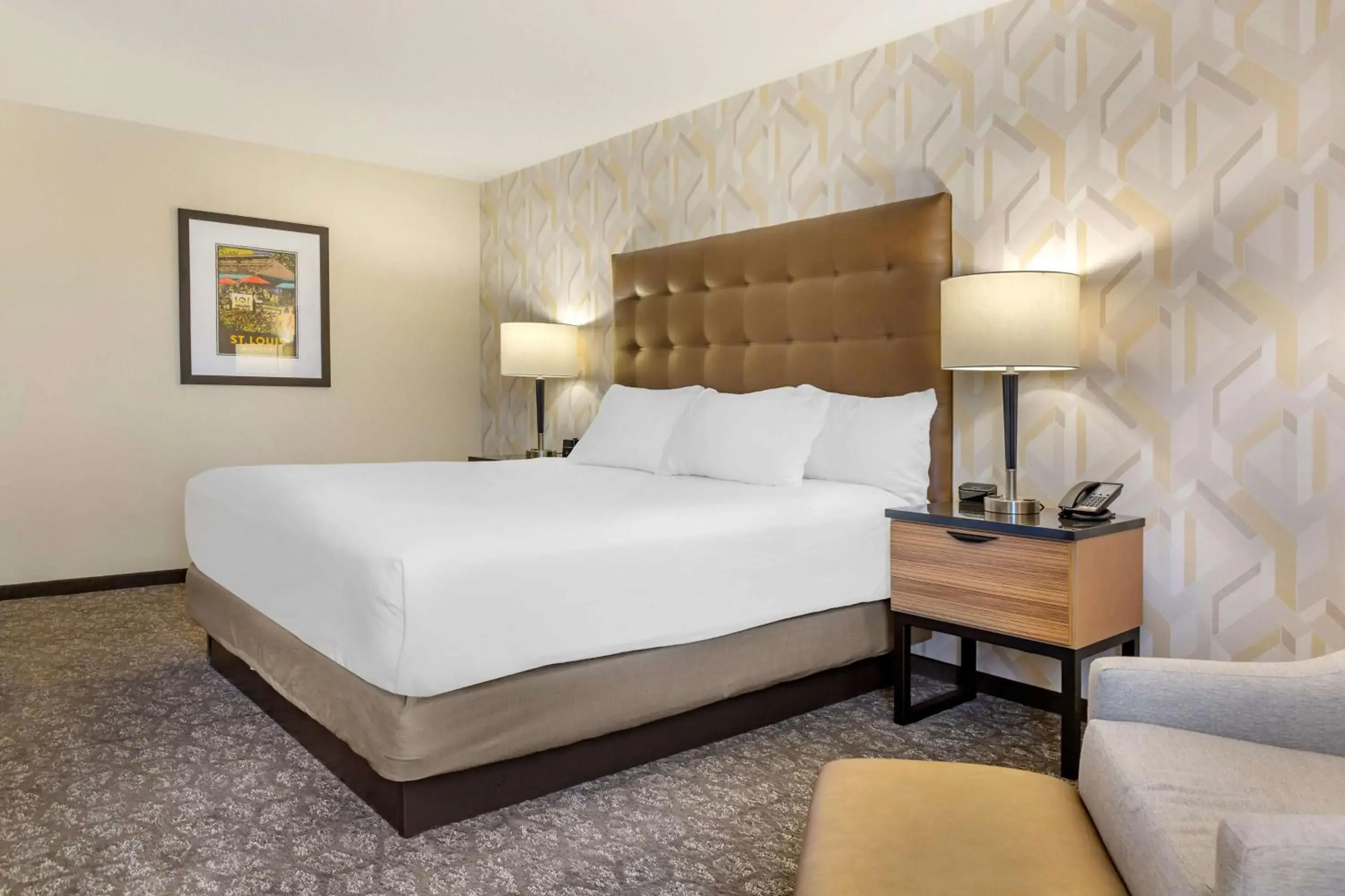 Deluxe King Room in Drury Inn & Suites St. Louis-Southwest Deluxe King Room in Drury Inn & Suites St. Louis-Southwest