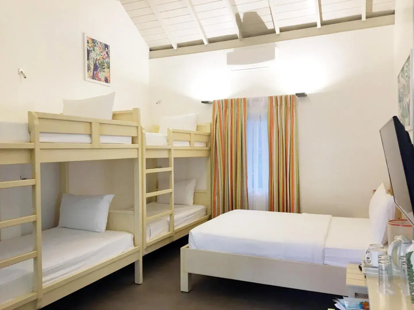 Family Room in Maayo San Remigio Family Room in Maayo San Remigio