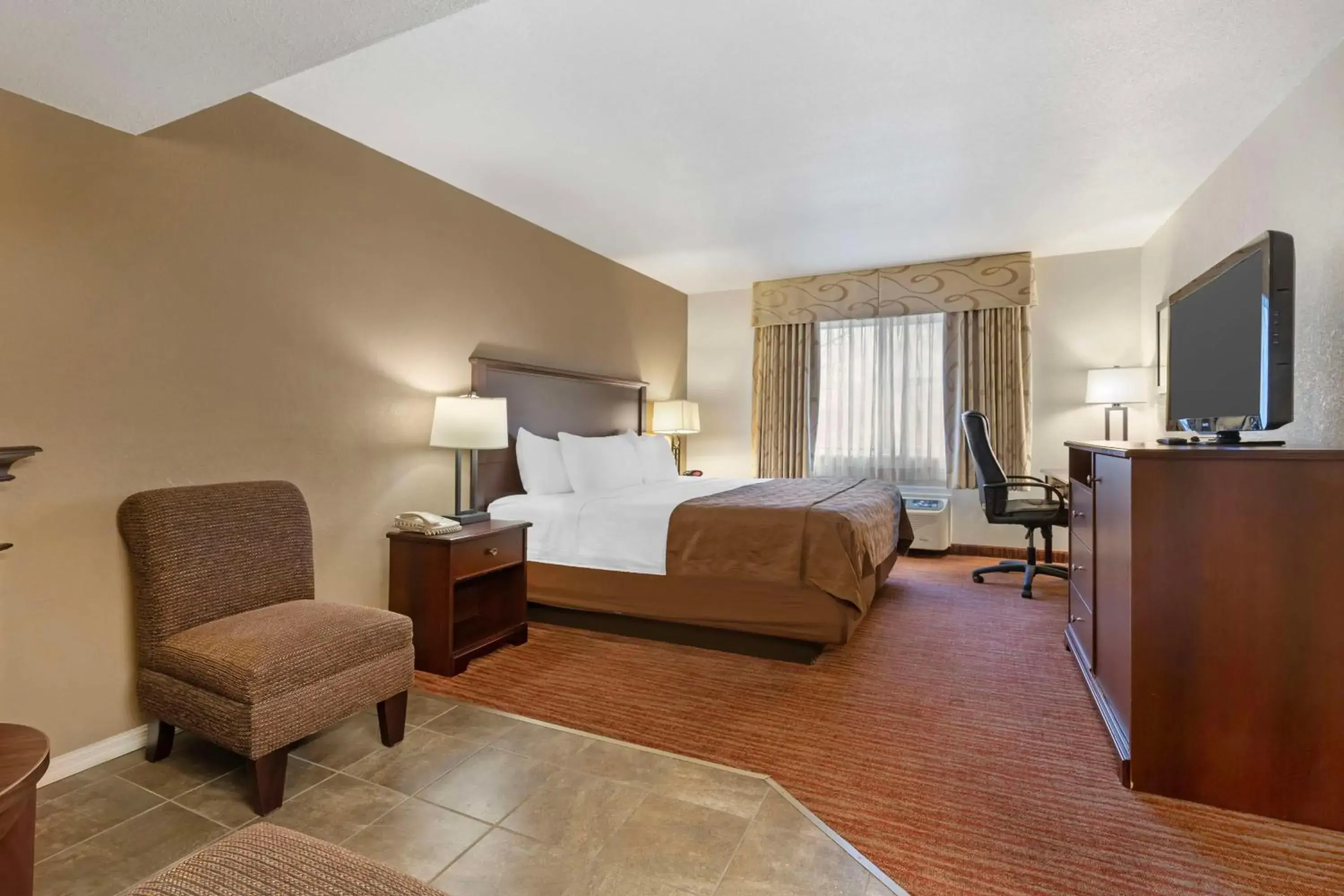 King Room with Fireplace - Non-Smoking in Best Western Plus Concord Inn King Room with Fireplace - Non-Smoking in Best Western Plus Concord Inn