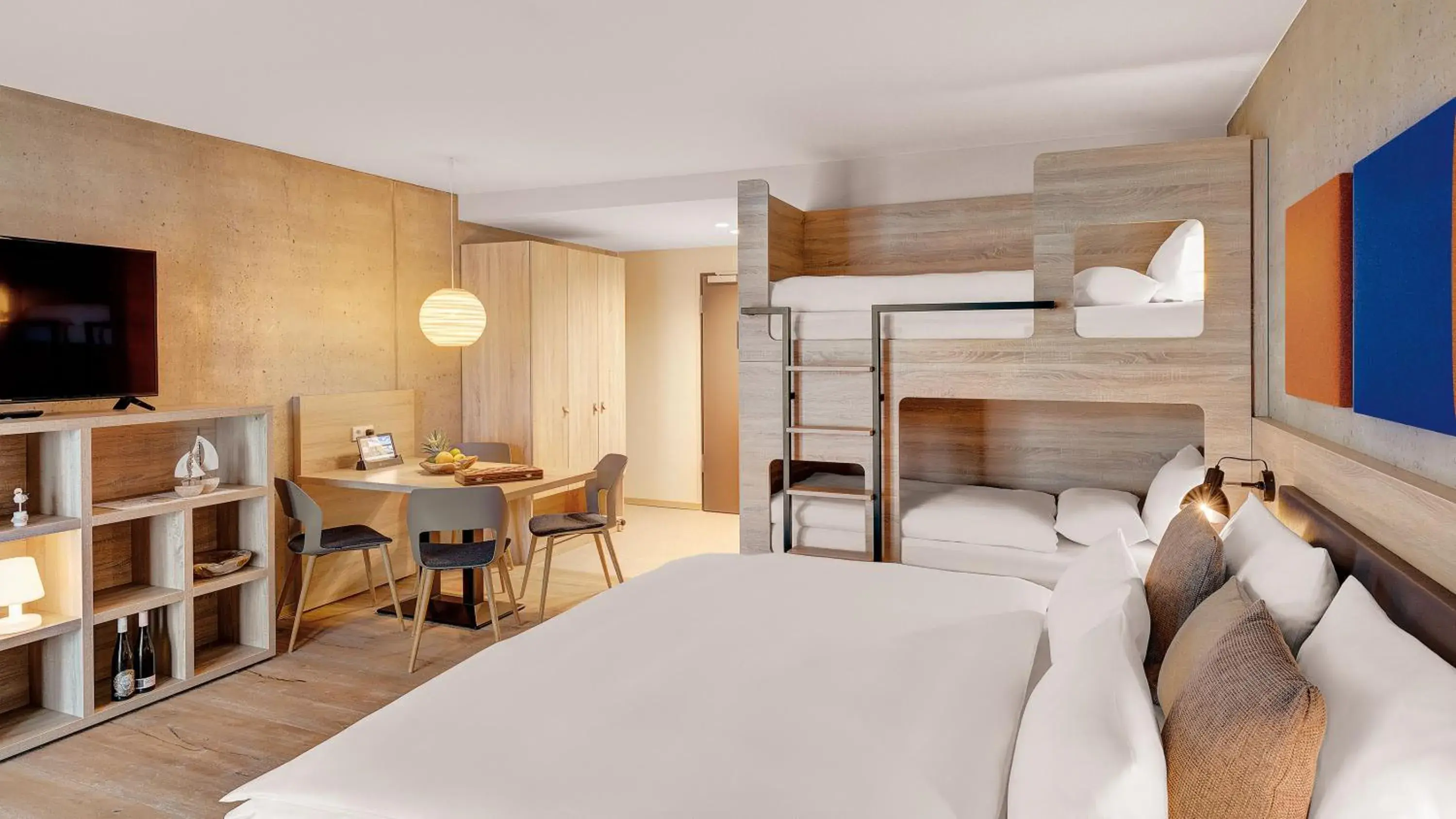 Family Room with Bath in Die Sandburg Family Room with Bath in Die Sandburg