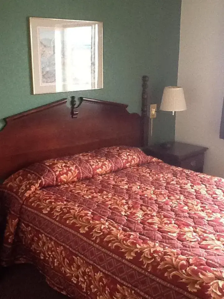 Queen Room - Disability Access - Non-Smoking in Super 8 by Wyndham Kennett Queen Room - Disability Access - Non-Smoking in Super 8 by Wyndham Kennett