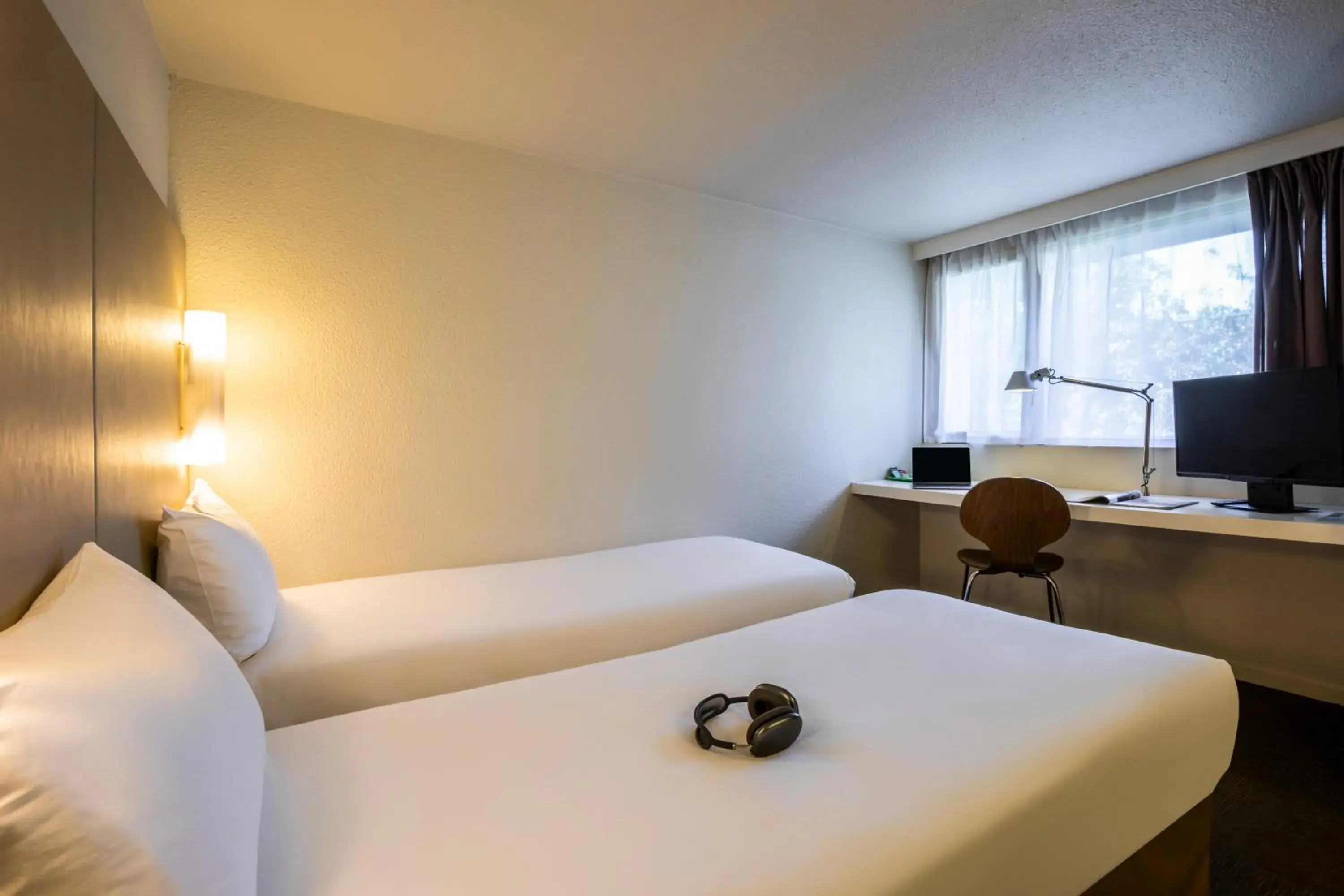 New Generation Twin Room in Campanile Vire New Generation Twin Room in Campanile Vire