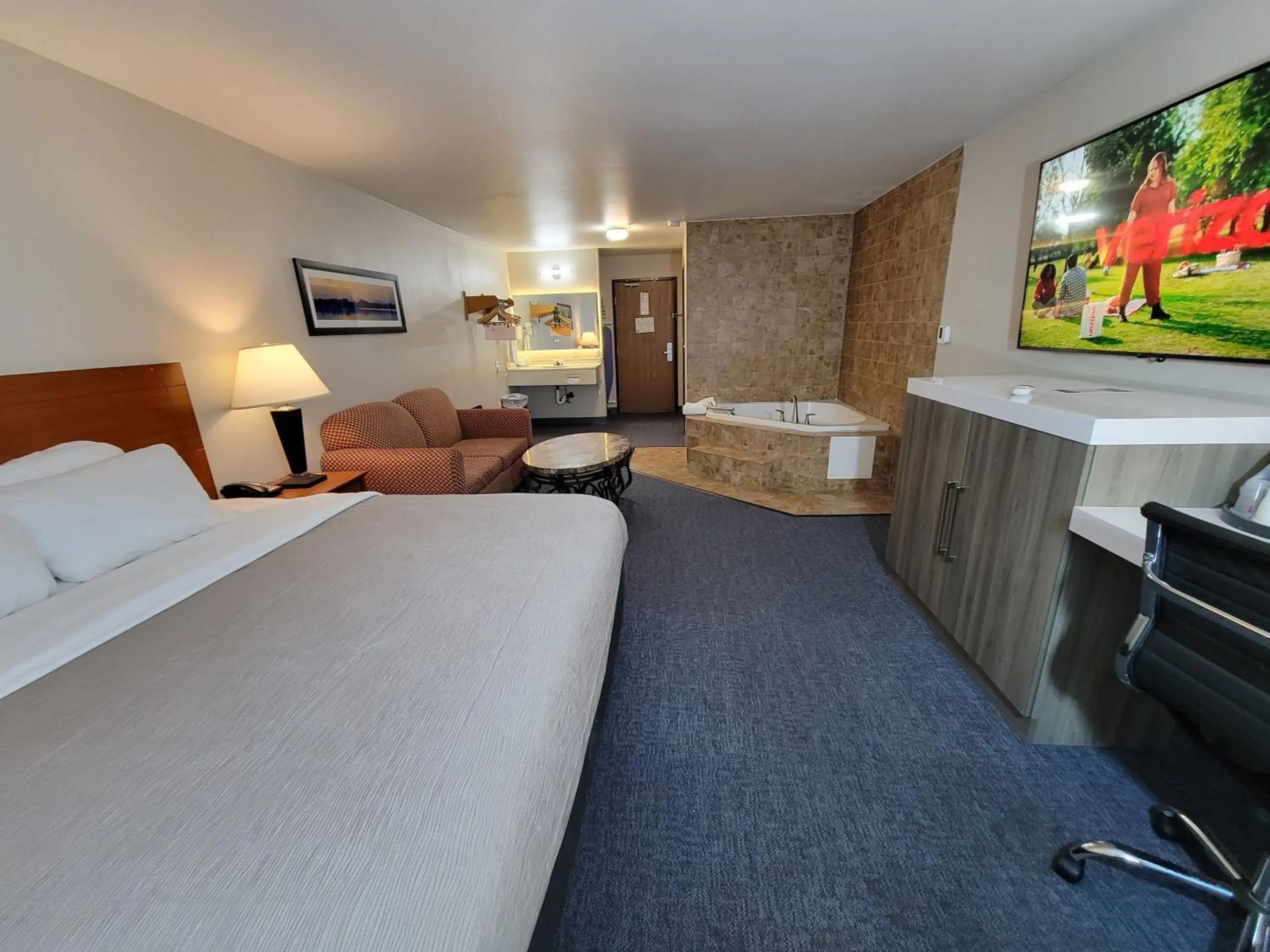 King Suite In-Room Whirlpool Nonsmoking in Red Lion Inn & Suites Port Orchard King Suite In-Room Whirlpool Nonsmoking in Red Lion Inn & Suites Port Orchard