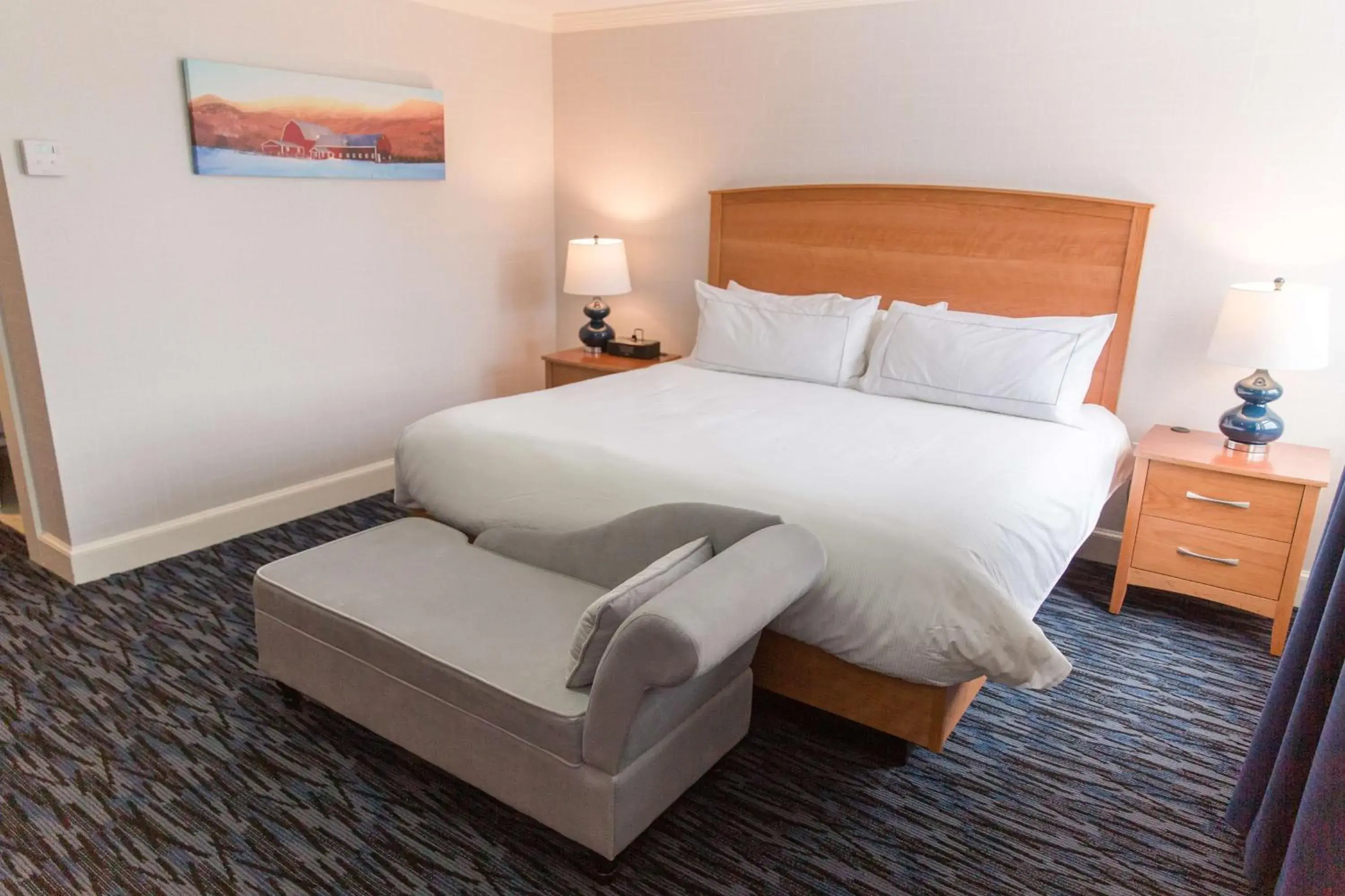 Deluxe King Room in Capitol Plaza Hotel Montpelier Tapestry Collection by Hilton Deluxe King Room in Capitol Plaza Hotel Montpelier Tapestry Collection by Hilton