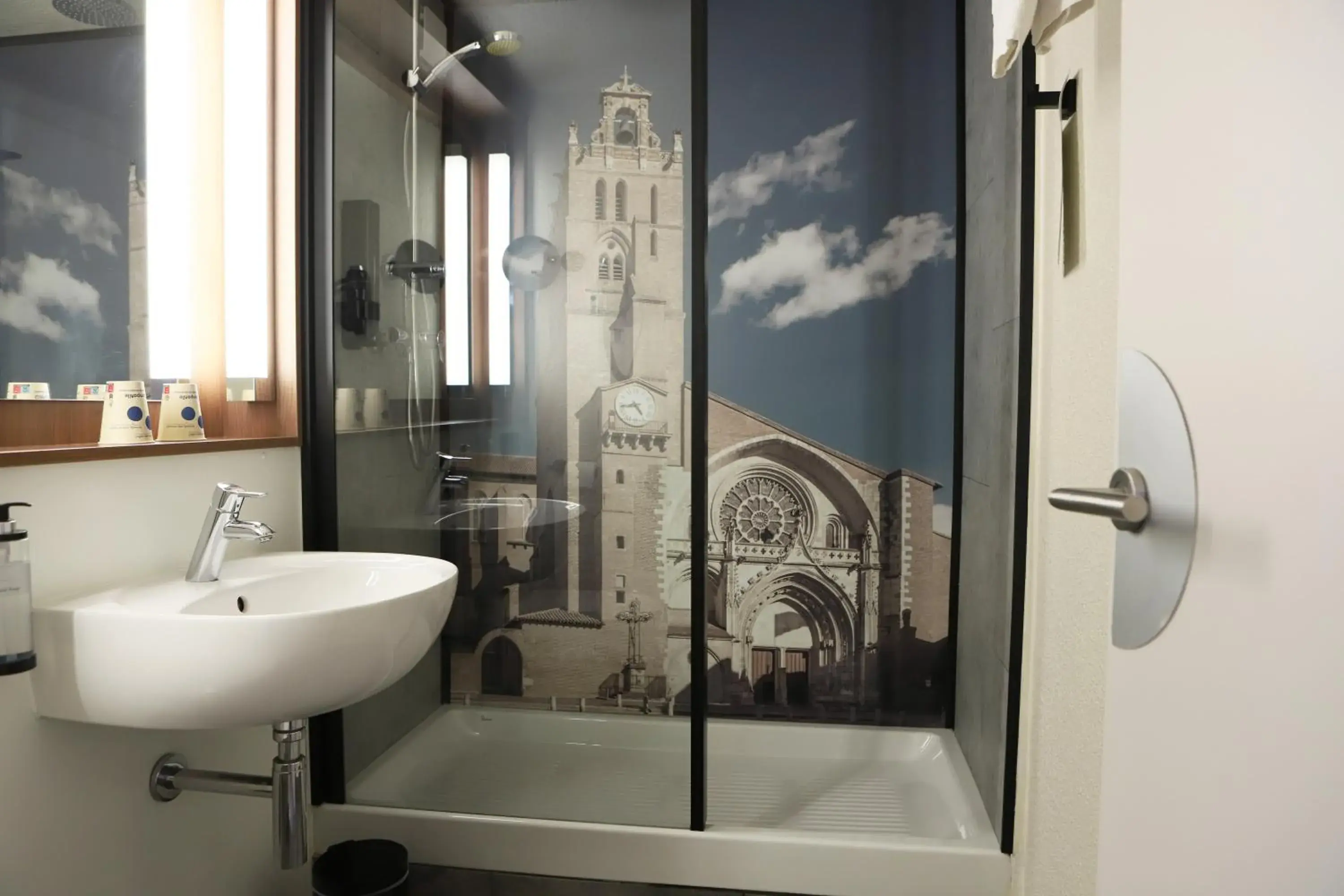 Twin Room in Campanile Toulouse Balma - Cité de l'Espace Twin Room in Campanile Toulouse Balma - Cité de l'Espace