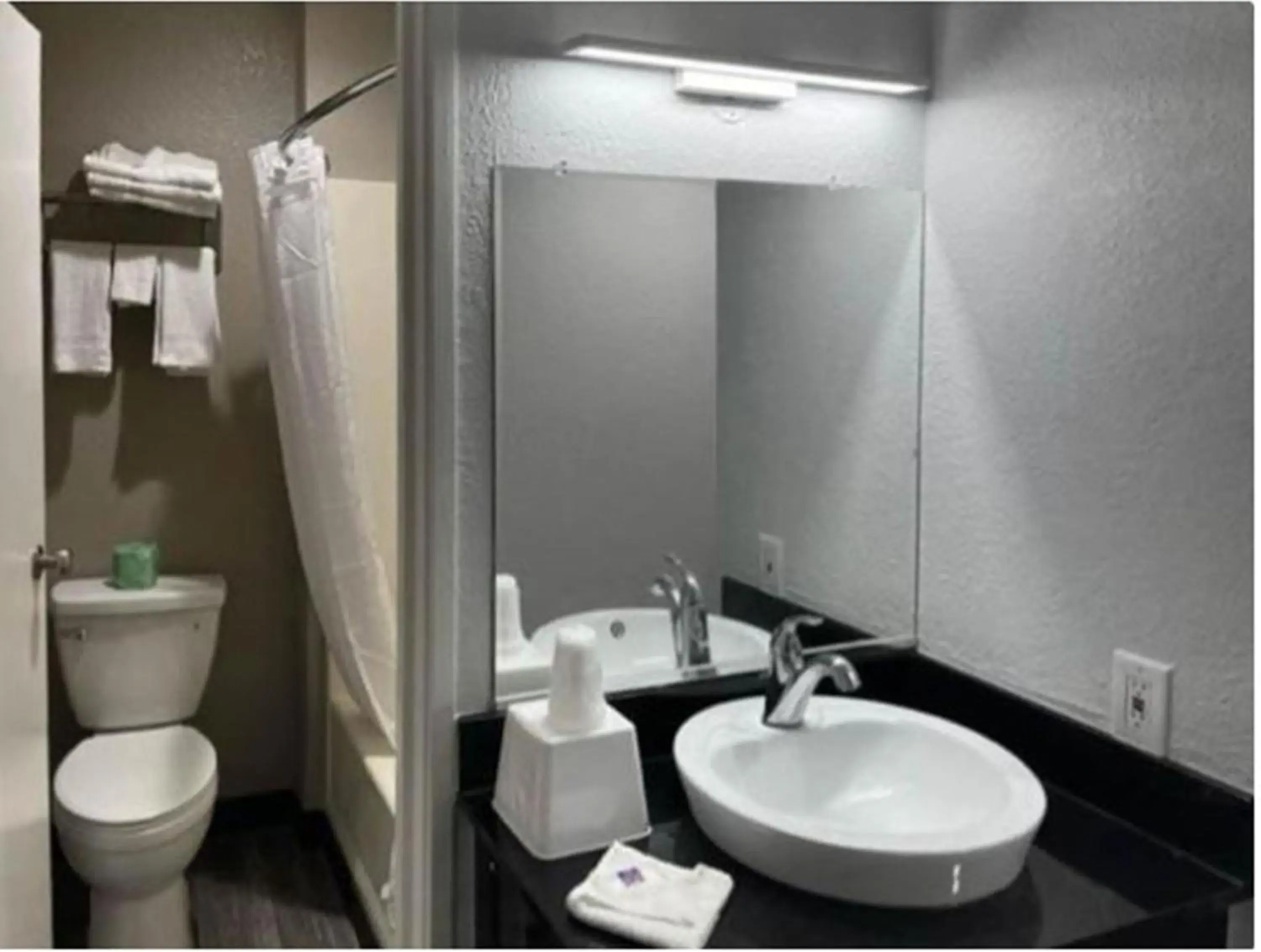 King Suite with Balcony - Smoking in Motel 6 Little Rock AR South King Suite with Balcony - Smoking in Motel 6 Little Rock AR South