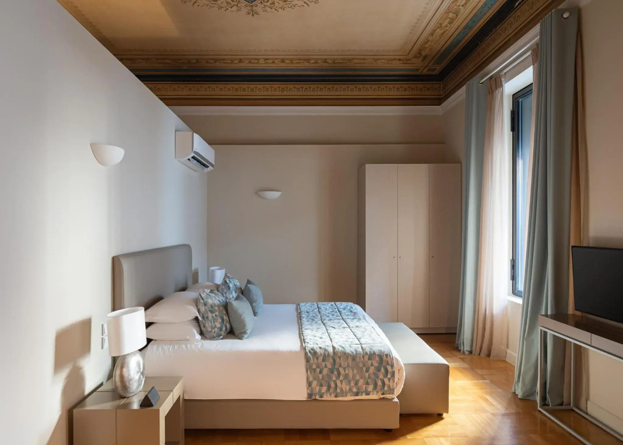 Superior Queen Room in 33SolonosSuites Superior Queen Room in 33SolonosSuites