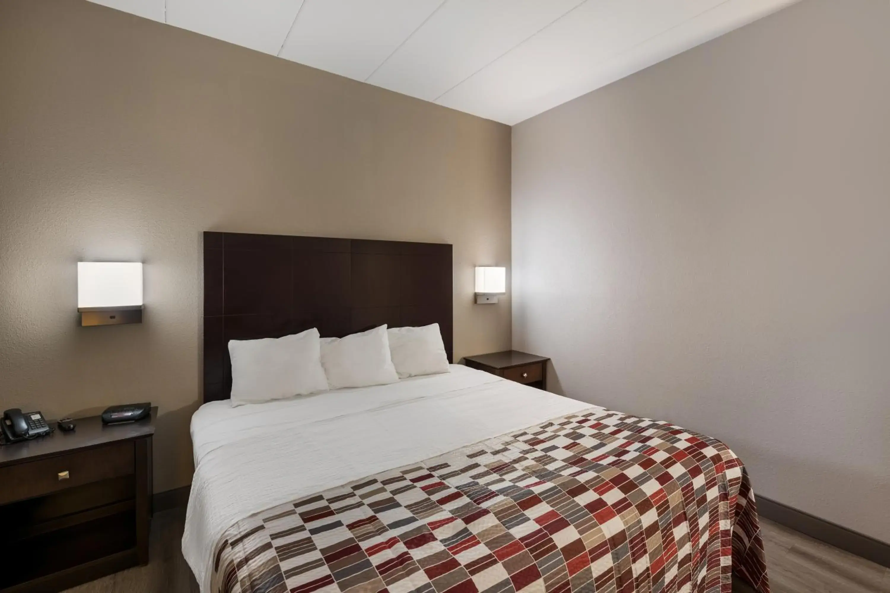 King Room - Non-Smoking in Gateway Inn King Room - Non-Smoking in Gateway Inn