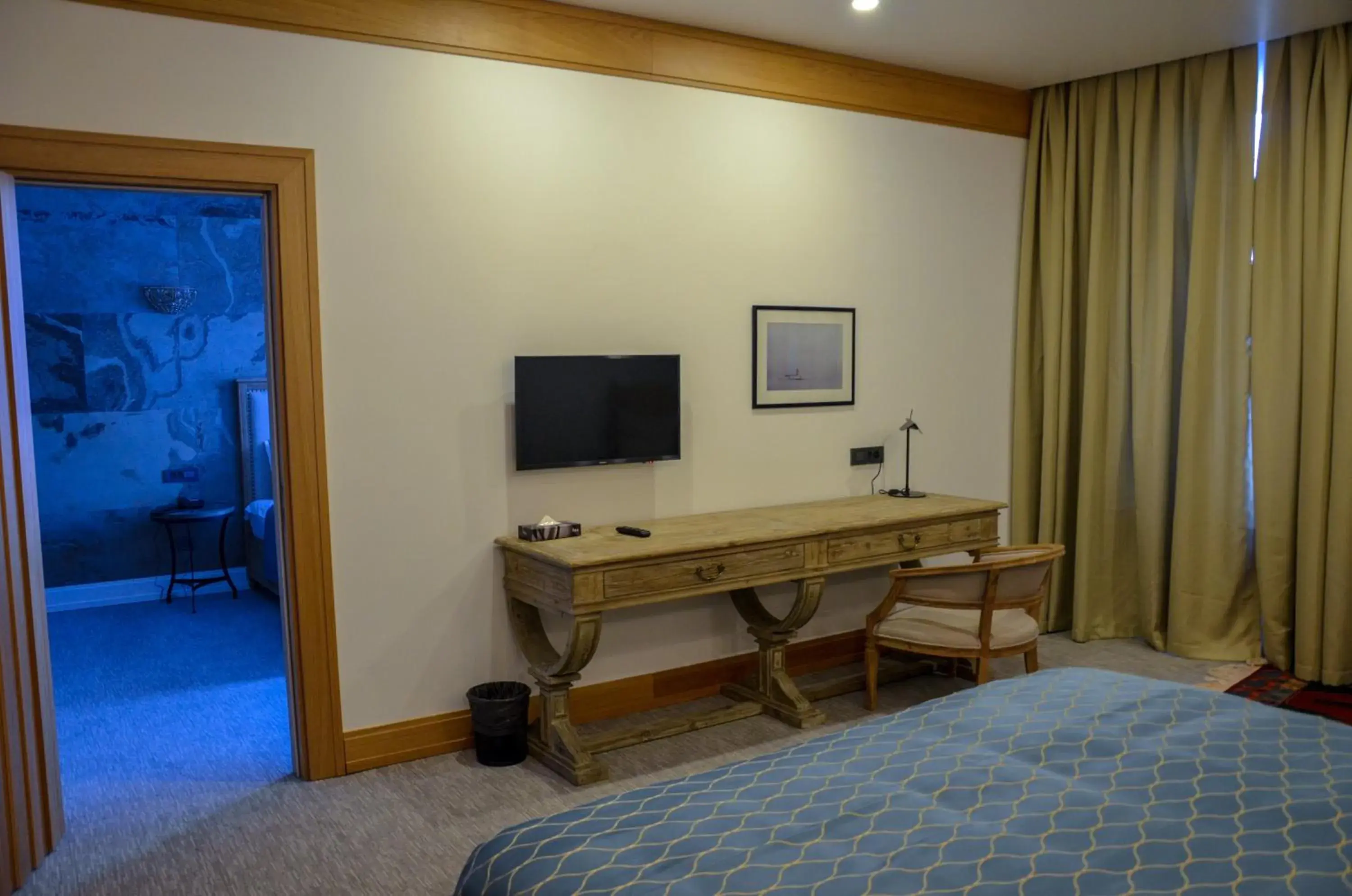 Deluxe Triple Room in Shirvanshah Hotel Deluxe Triple Room in Shirvanshah Hotel