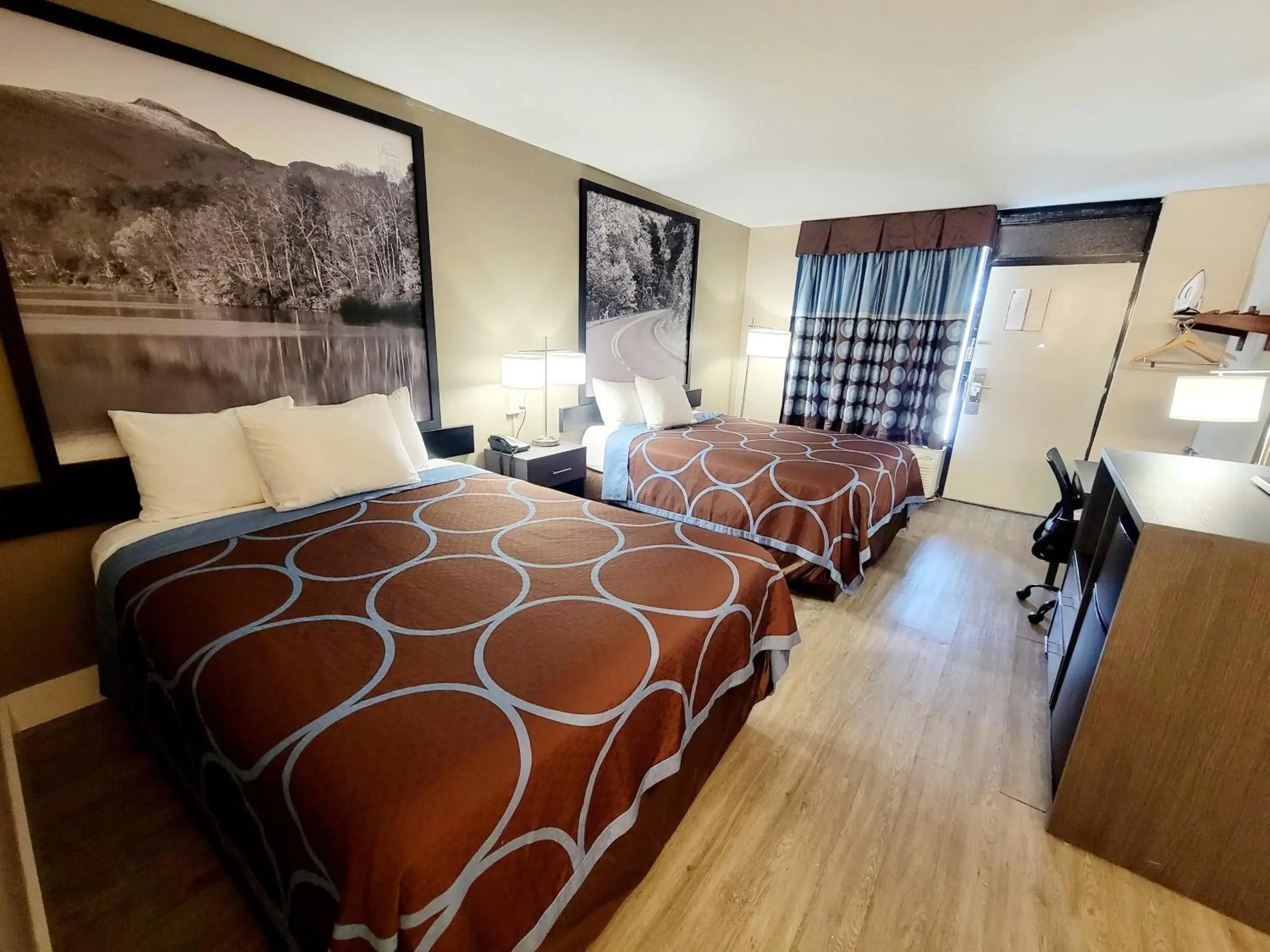 Double Room with Two Double Beds - Non-Smoking in Super 8 by Wyndham Marion NC Double Room with Two Double Beds - Non-Smoking in Super 8 by Wyndham Marion NC