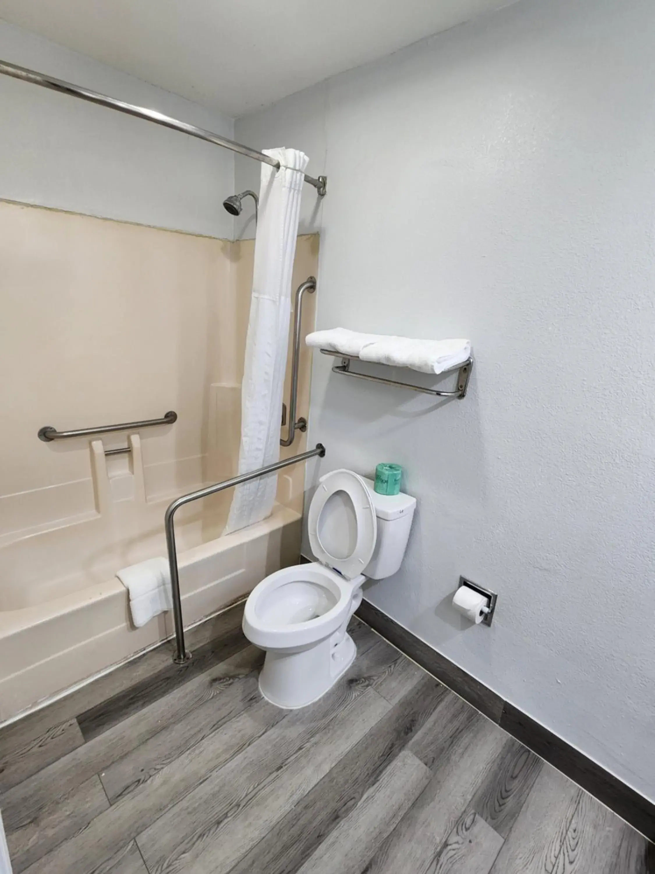 King Room - Smoking in Super 8 by Wyndham Shreveport King Room - Smoking in Super 8 by Wyndham Shreveport