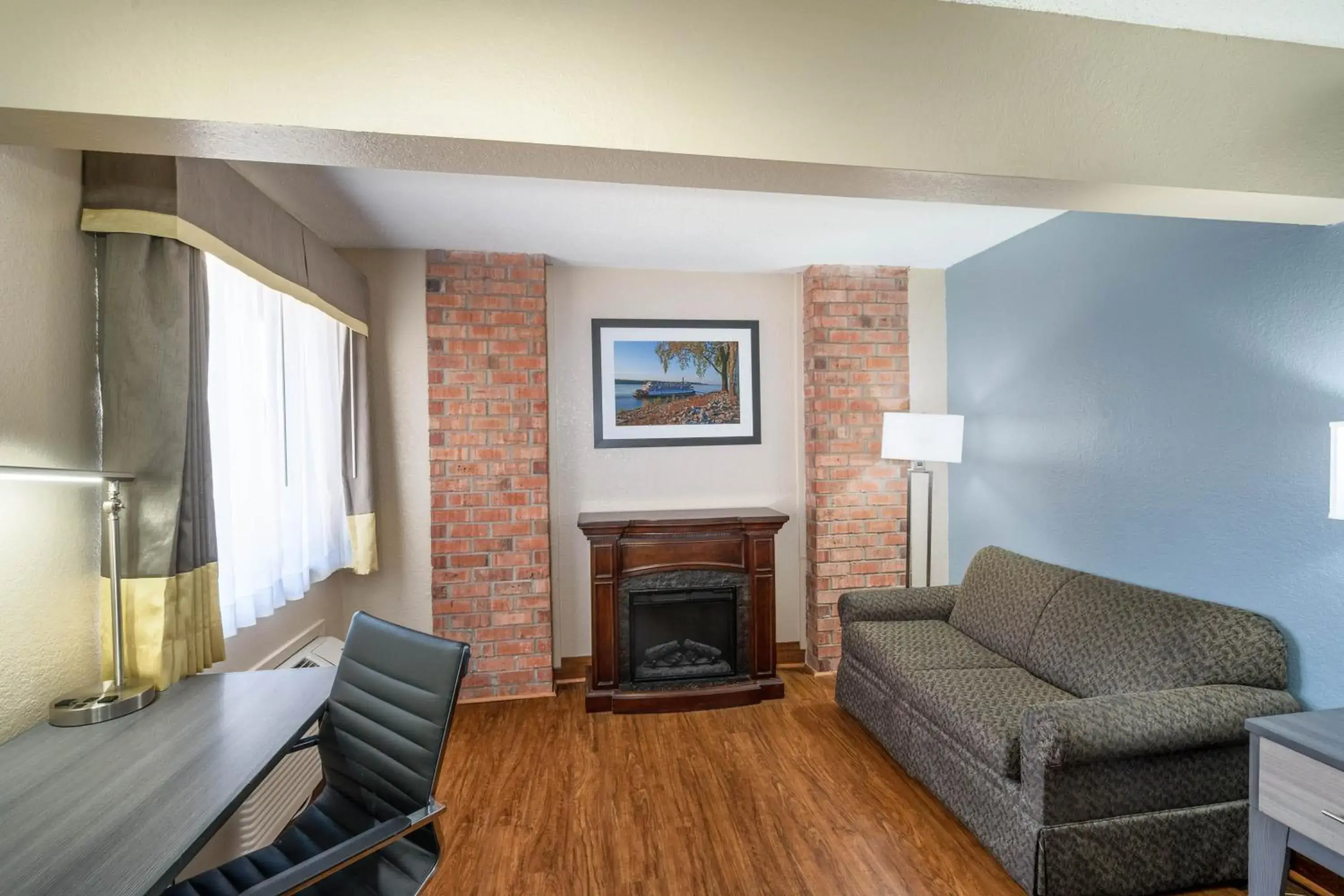 Deluxe King Studio Suite - Non-Smoking in Baymont by Wyndham Tupelo Deluxe King Studio Suite - Non-Smoking in Baymont by Wyndham Tupelo