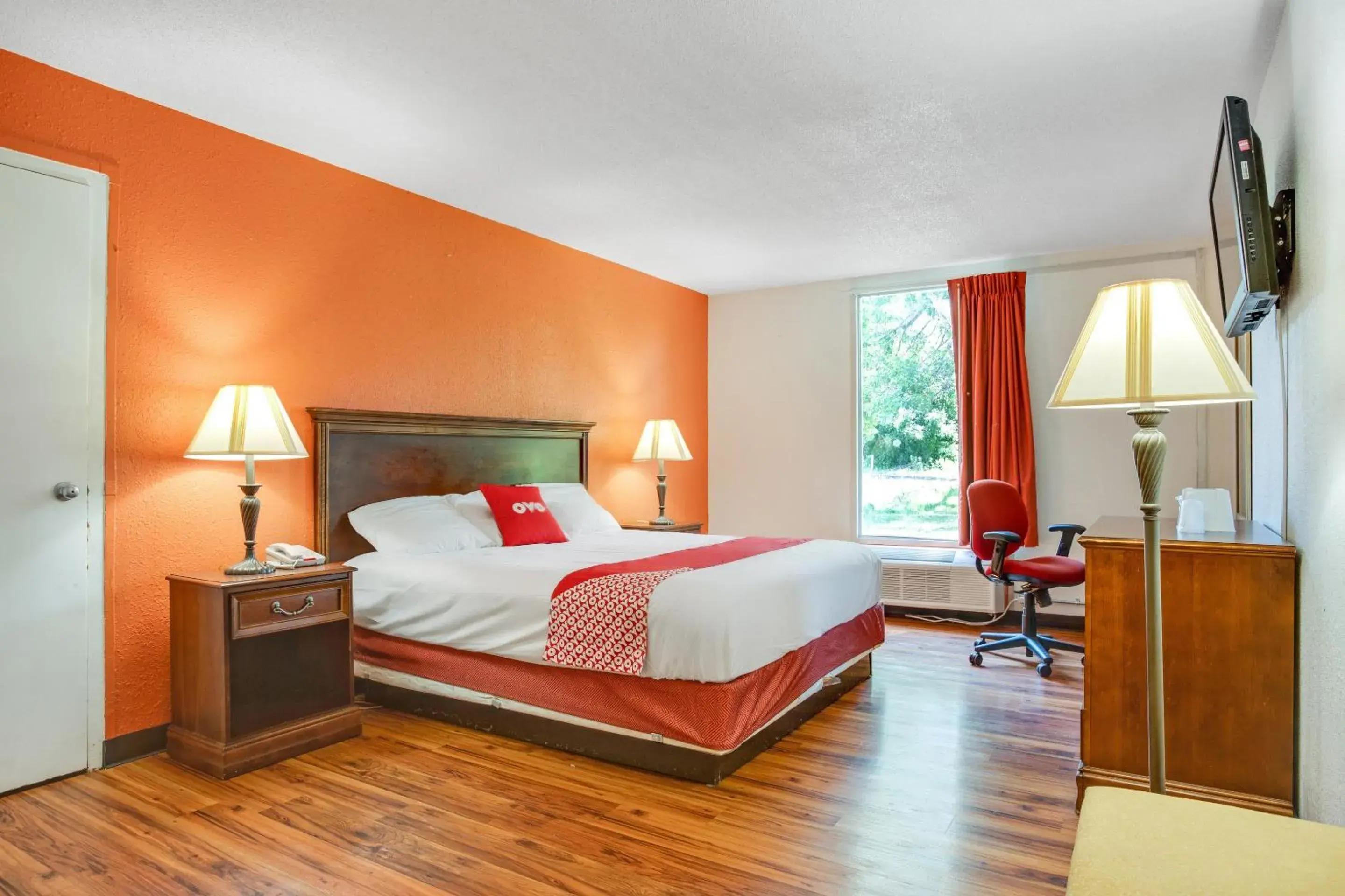 King Room - Disability Access in OYO Hotel Mona Lake Muskegon King Room - Disability Access in OYO Hotel Mona Lake Muskegon