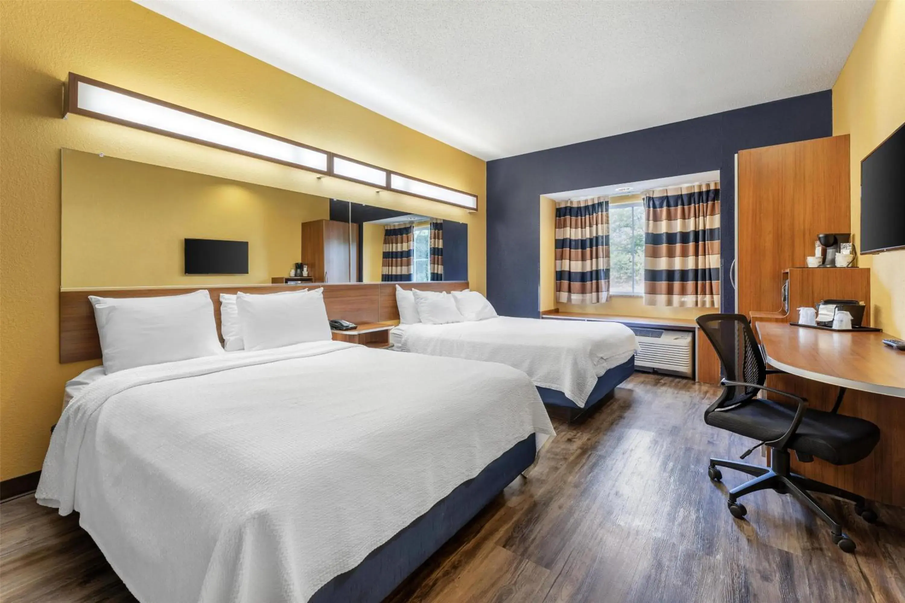 Queen Room with Two Queen Beds in SureStay Plus Hotel by Best Western Keyser Queen Room with Two Queen Beds in SureStay Plus Hotel by Best Western Keyser