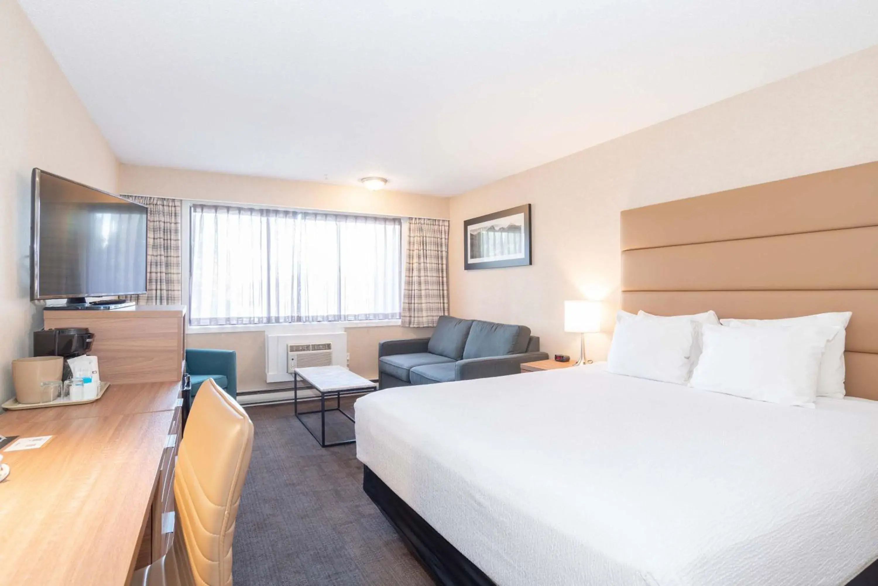 Standard Room, 1 King Bed, Sofa Bed in Sandman Hotel Cranbrook Standard Room, 1 King Bed, Sofa Bed in Sandman Hotel Cranbrook