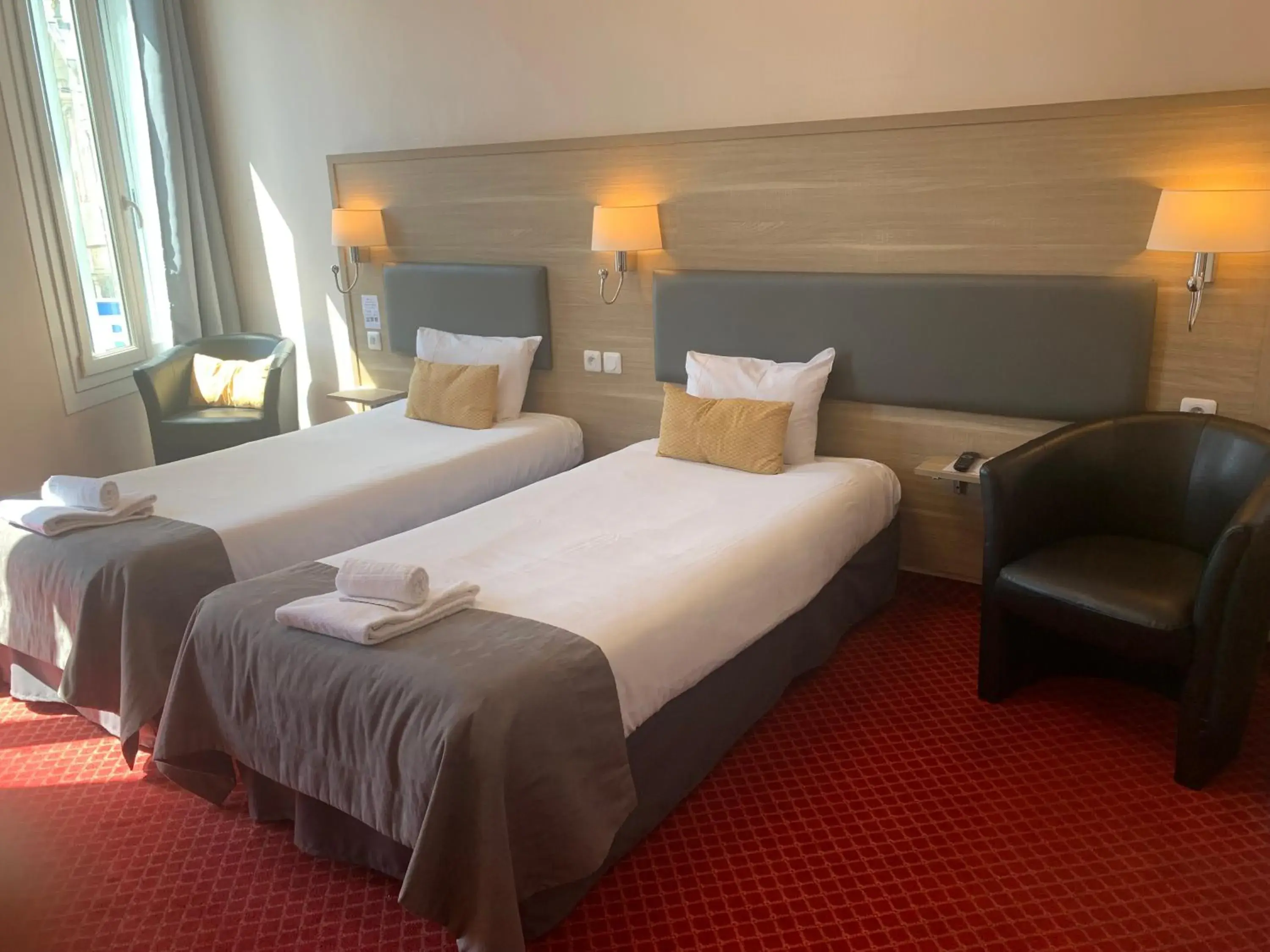 Twin Room in Brit Hotel Bleu Nuit Twin Room in Brit Hotel Bleu Nuit