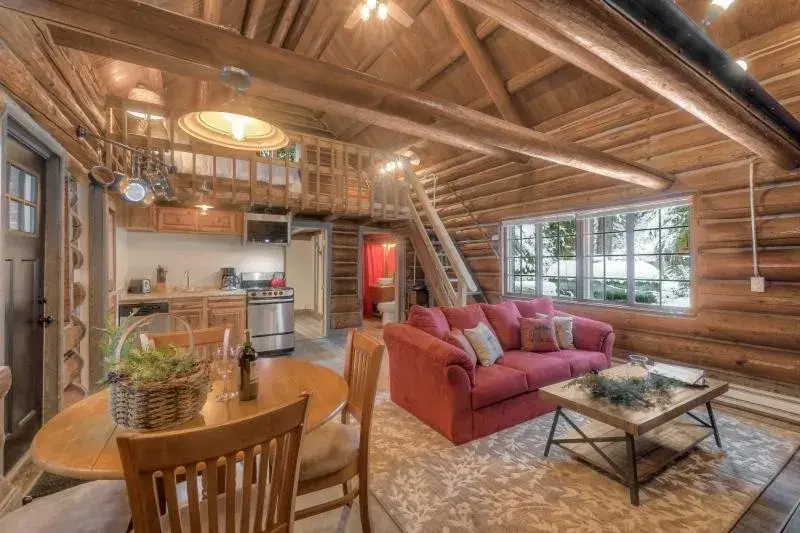 Quadruple Room in LOGE Alta Crystal Quadruple Room in LOGE Alta Crystal