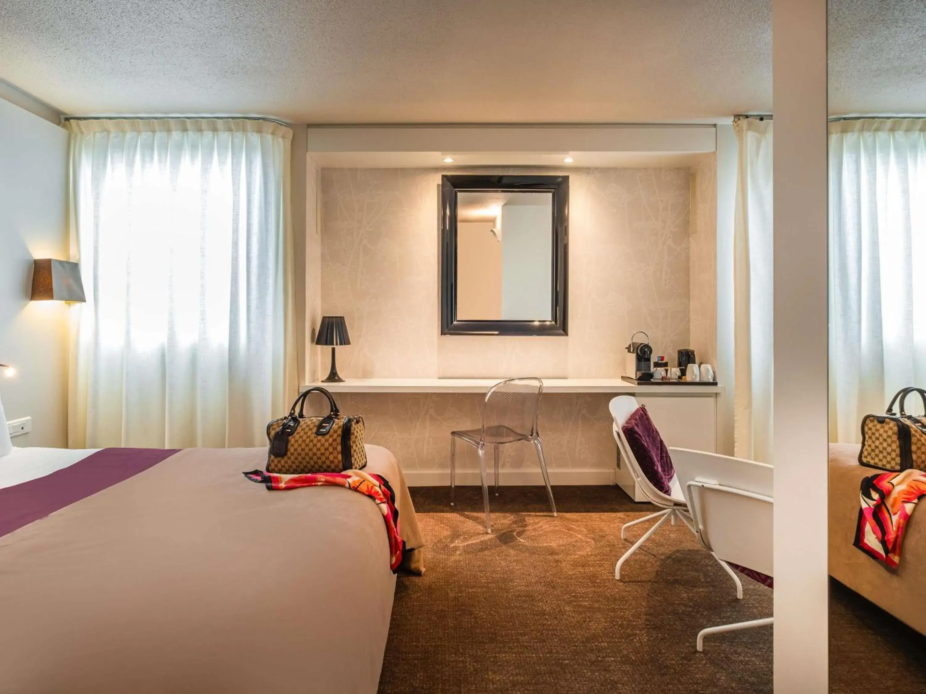 Junior Suite with One Double Bed in Mercure Le Mans Batignolles - Hotel & Spa Junior Suite with One Double Bed in Mercure Le Mans Batignolles - Hotel & Spa
