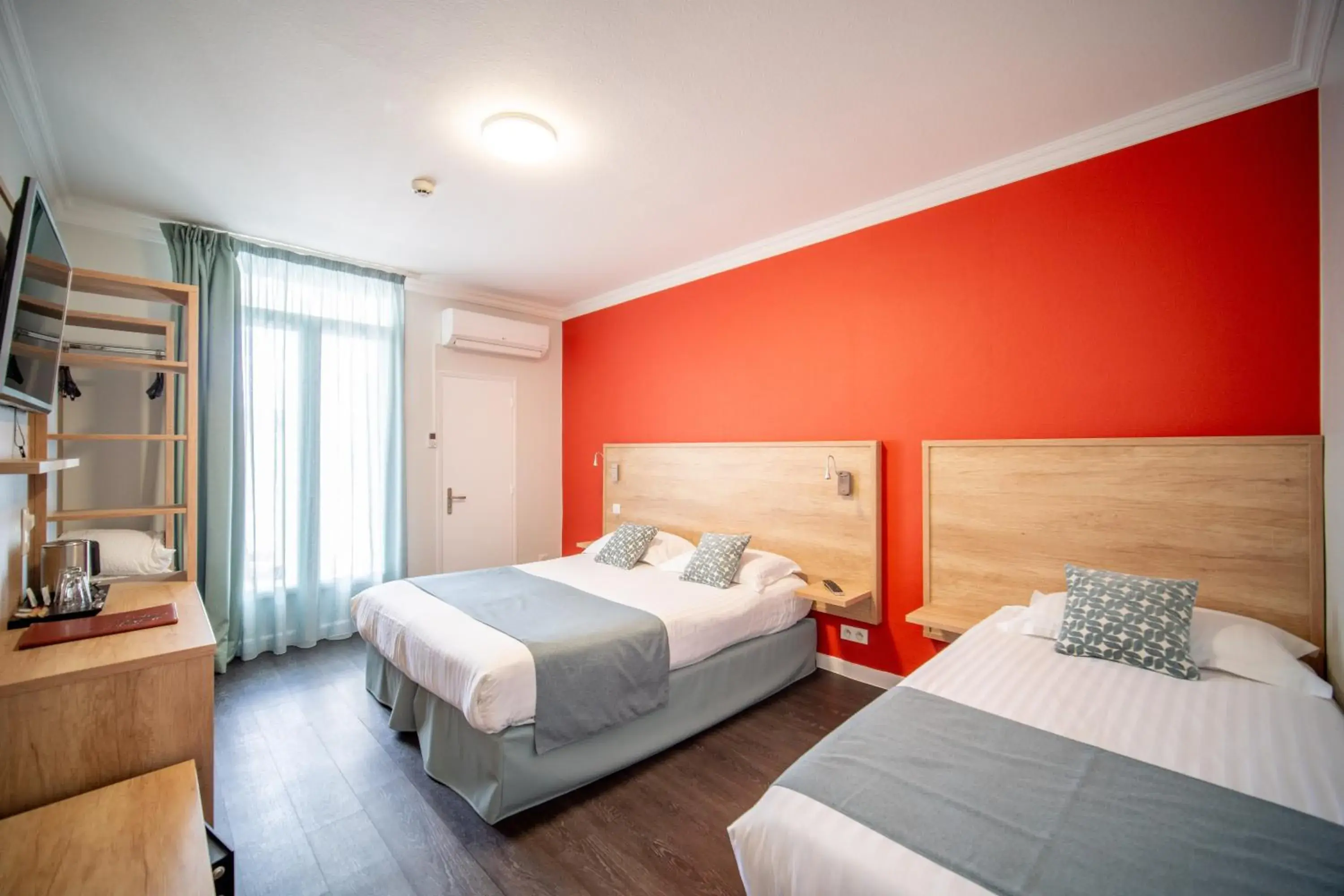 Superior Room in Logis - Hôtel Arc en Ciel et SPA Les Sables d'Olonne Superior Room in Logis - Hôtel Arc en Ciel et SPA Les Sables d'Olonne