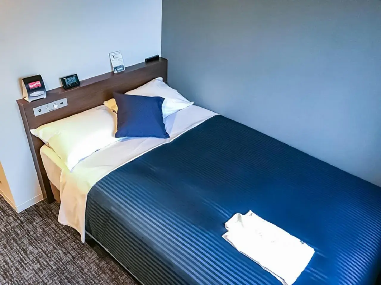Double Room with Small Double Bed - single occupancy - Non-Smoking in HOTEL LiVEMAX Nagoya Sakuradoriguchi Double Room with Small Double Bed - single occupancy - Non-Smoking in HOTEL LiVEMAX Nagoya Sakuradoriguchi