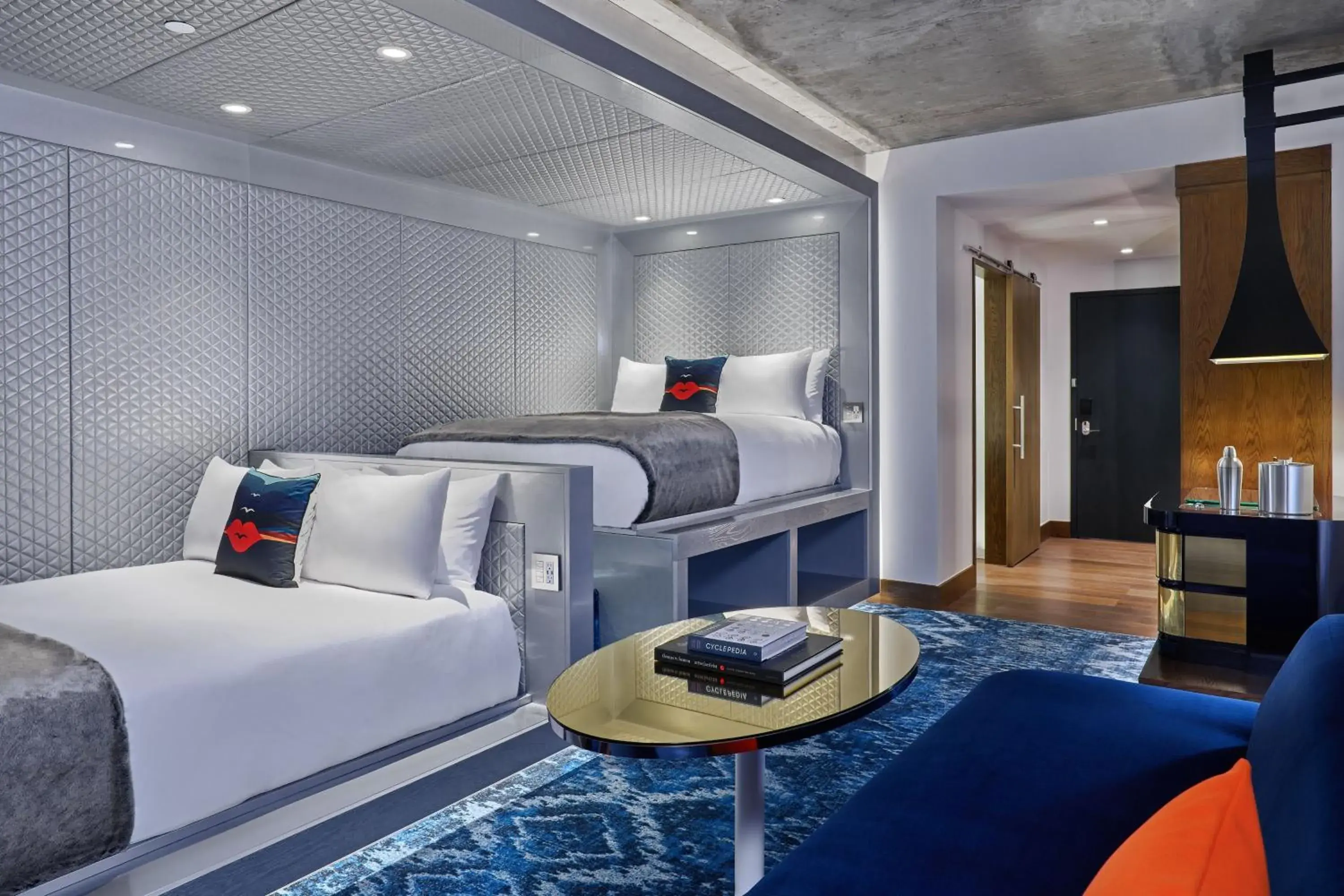 Fabulous Guest Room 2 Queen Balcony in W Aspen Fabulous Guest Room 2 Queen Balcony in W Aspen