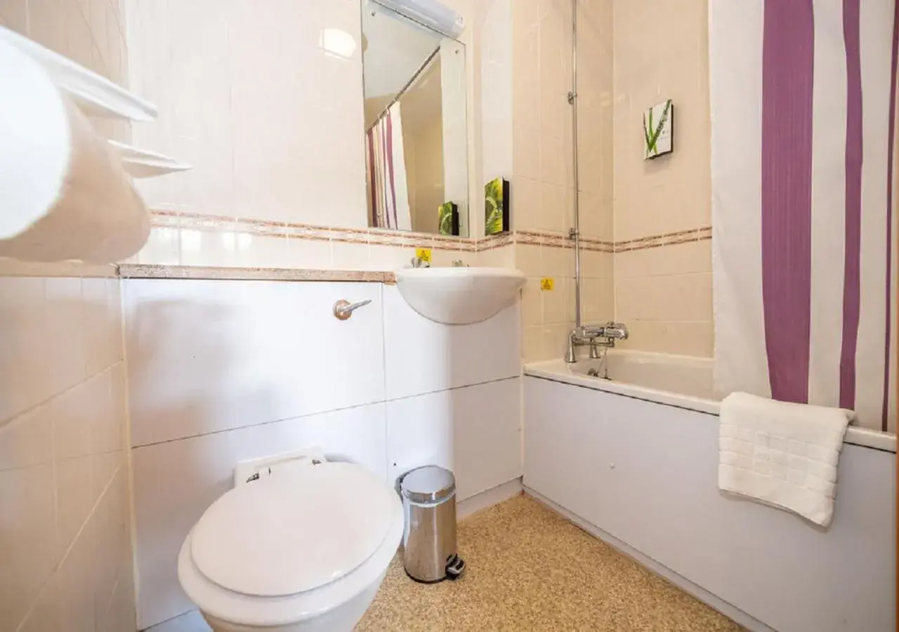 Double Room in Stables Inn, Aintree Double Room in Stables Inn, Aintree