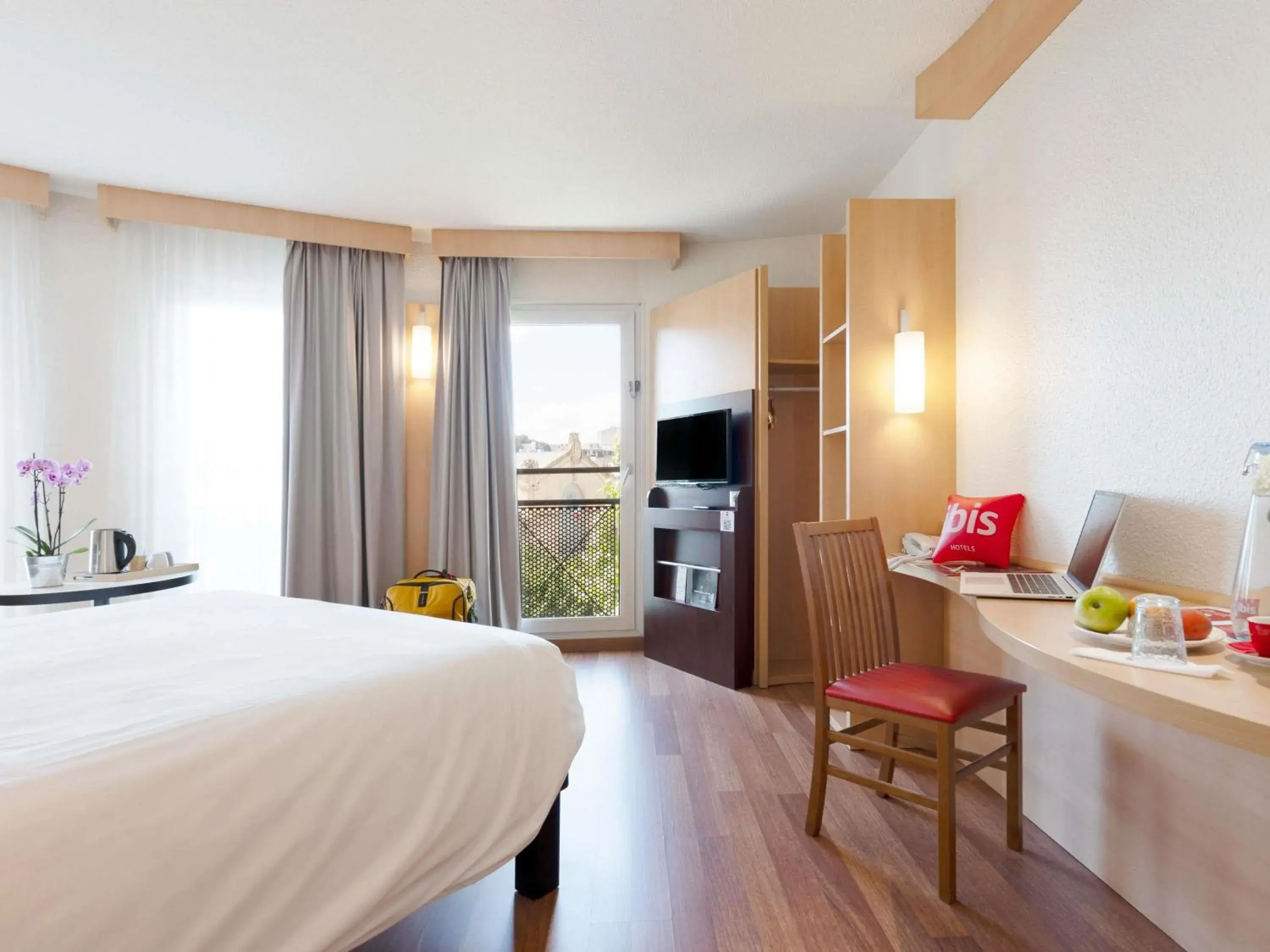 Superior Room in ibis Nancy Centre Gare et Congres Superior Room in ibis Nancy Centre Gare et Congres