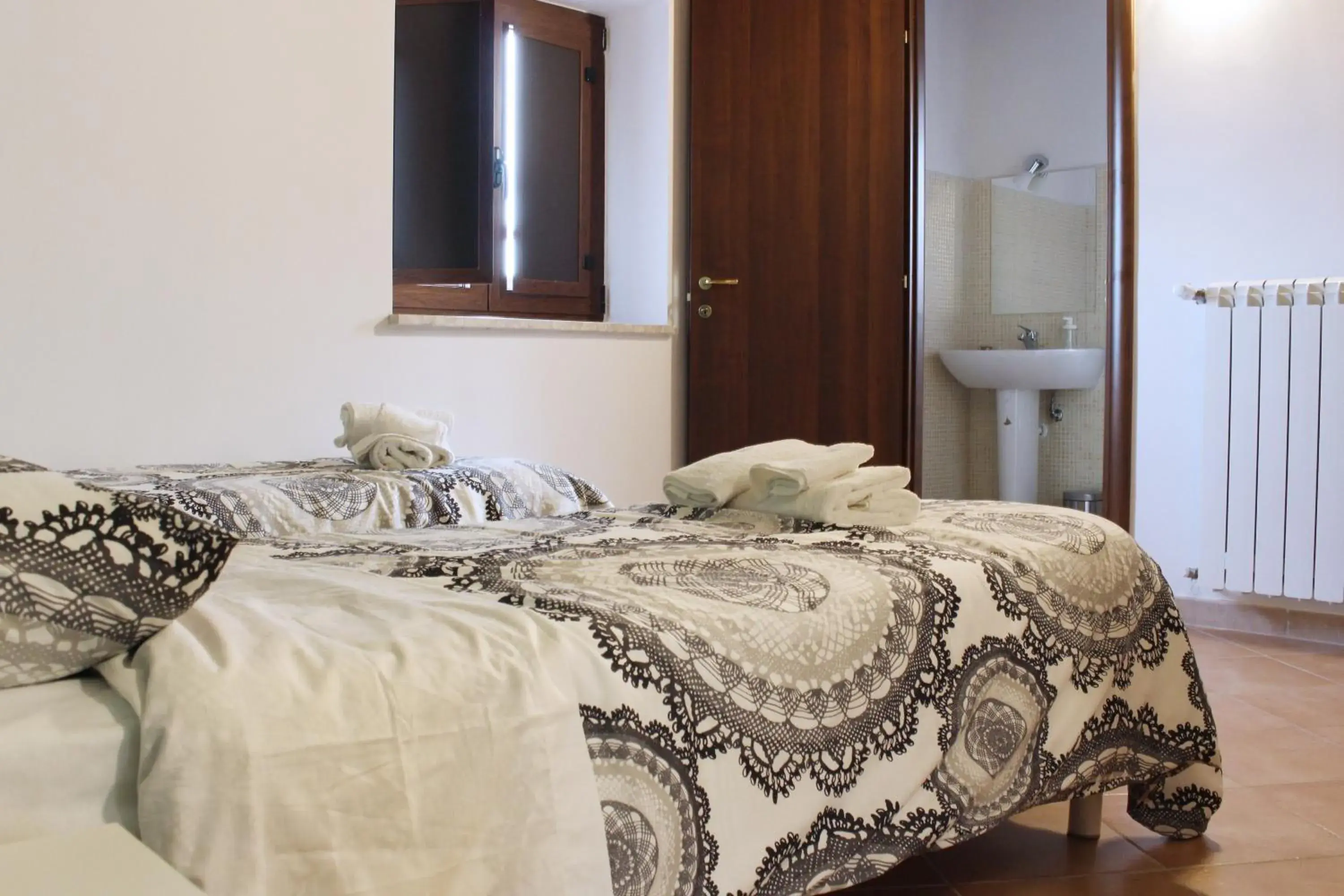 Double or Twin Room - single occupancy in Albergo Diffuso di Campolattaro Double or Twin Room - single occupancy in Albergo Diffuso di Campolattaro