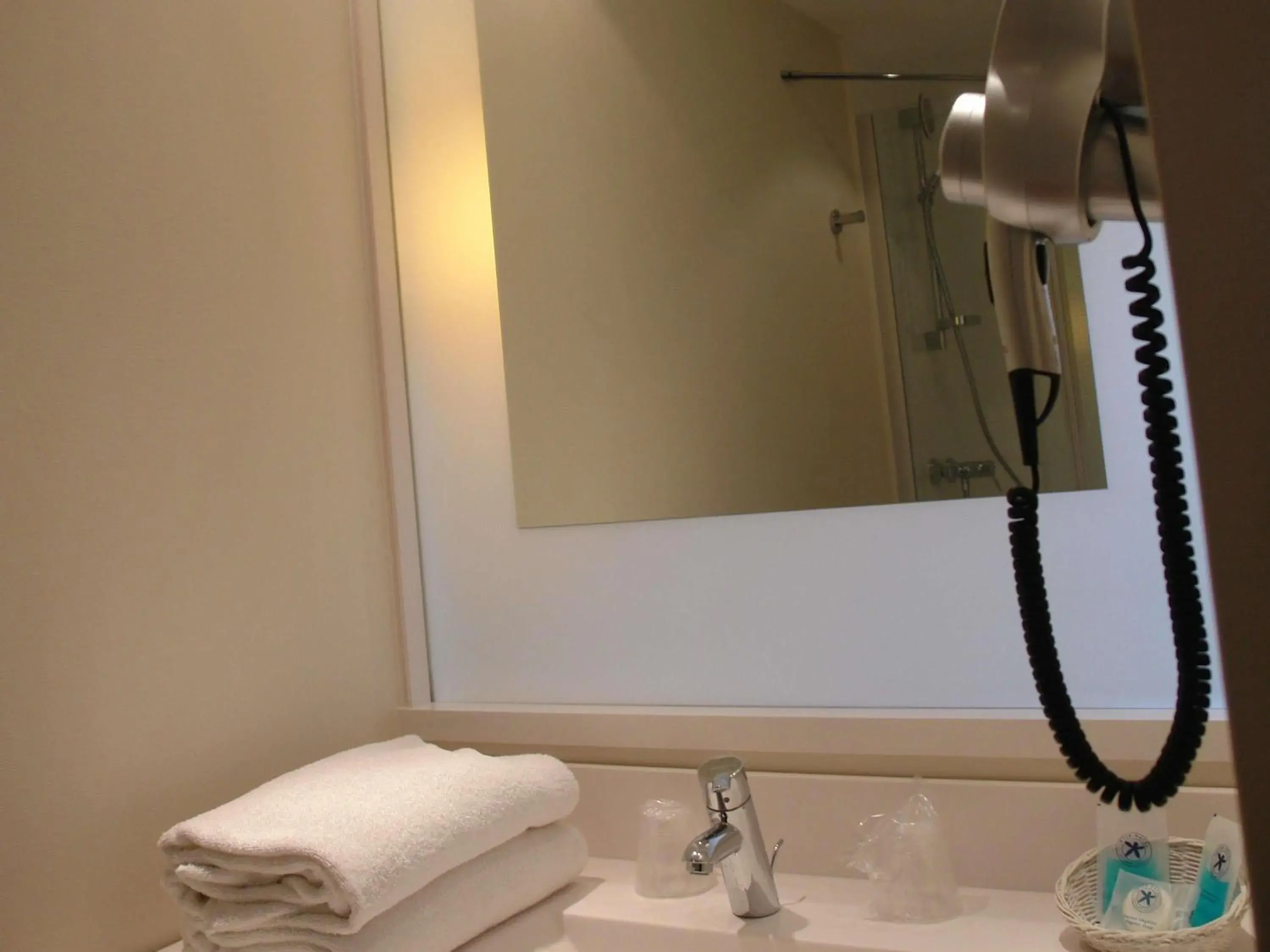 Standard Double Room with Sofa in ibis Styles Chinon Standard Double Room with Sofa in ibis Styles Chinon